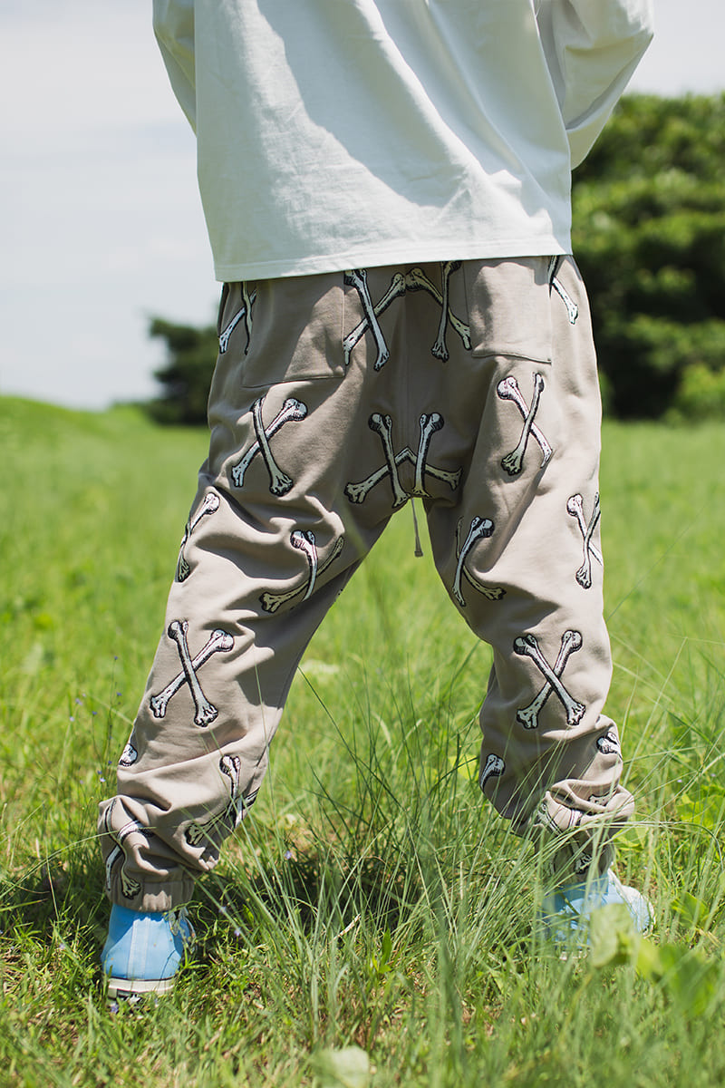 MAYO CROSS BONES EMBROIDERY SWEAT PANTS - BEIGE