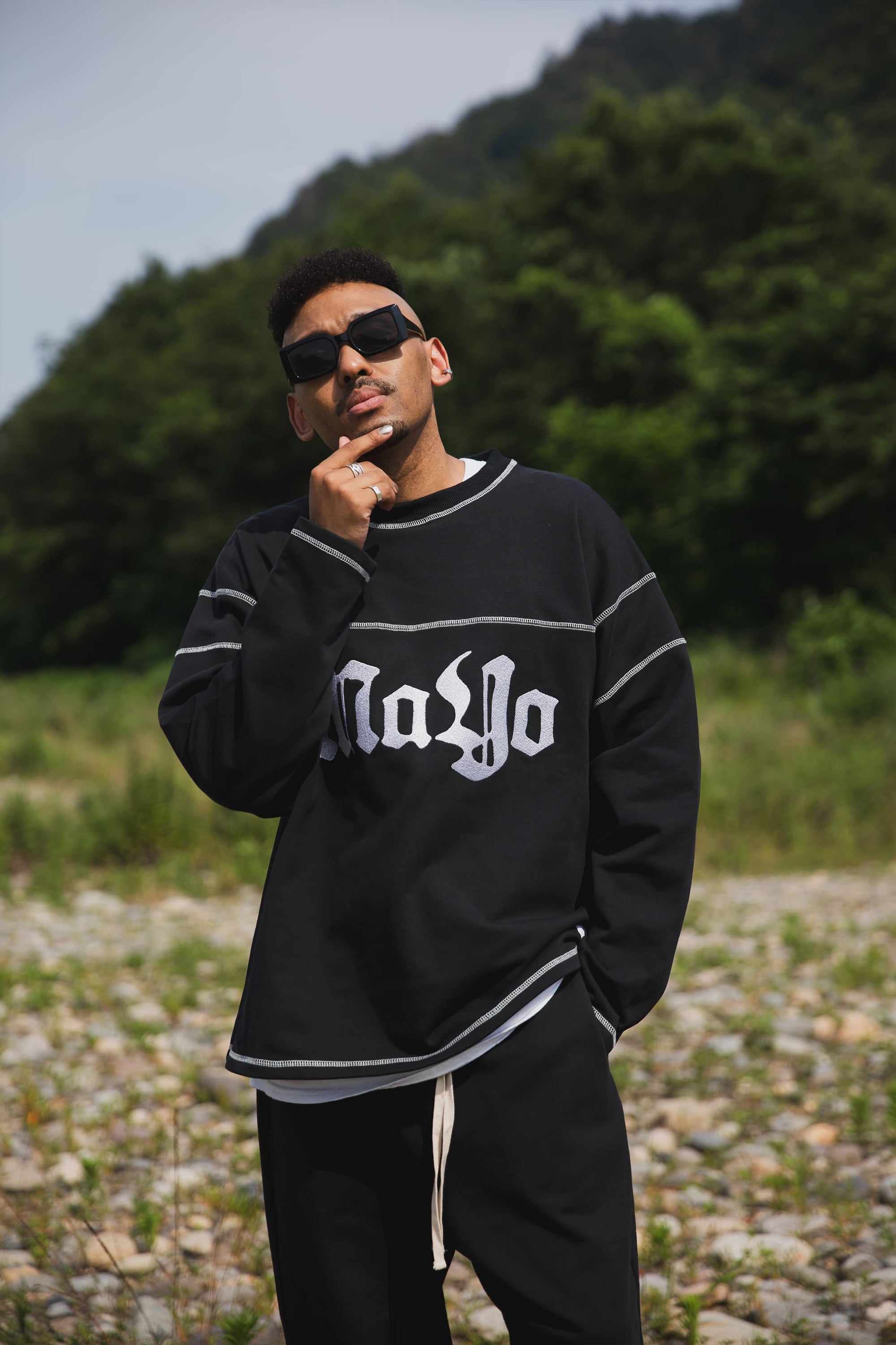 CROSS BONE EMBROIDERY CREW NECK SWEAT