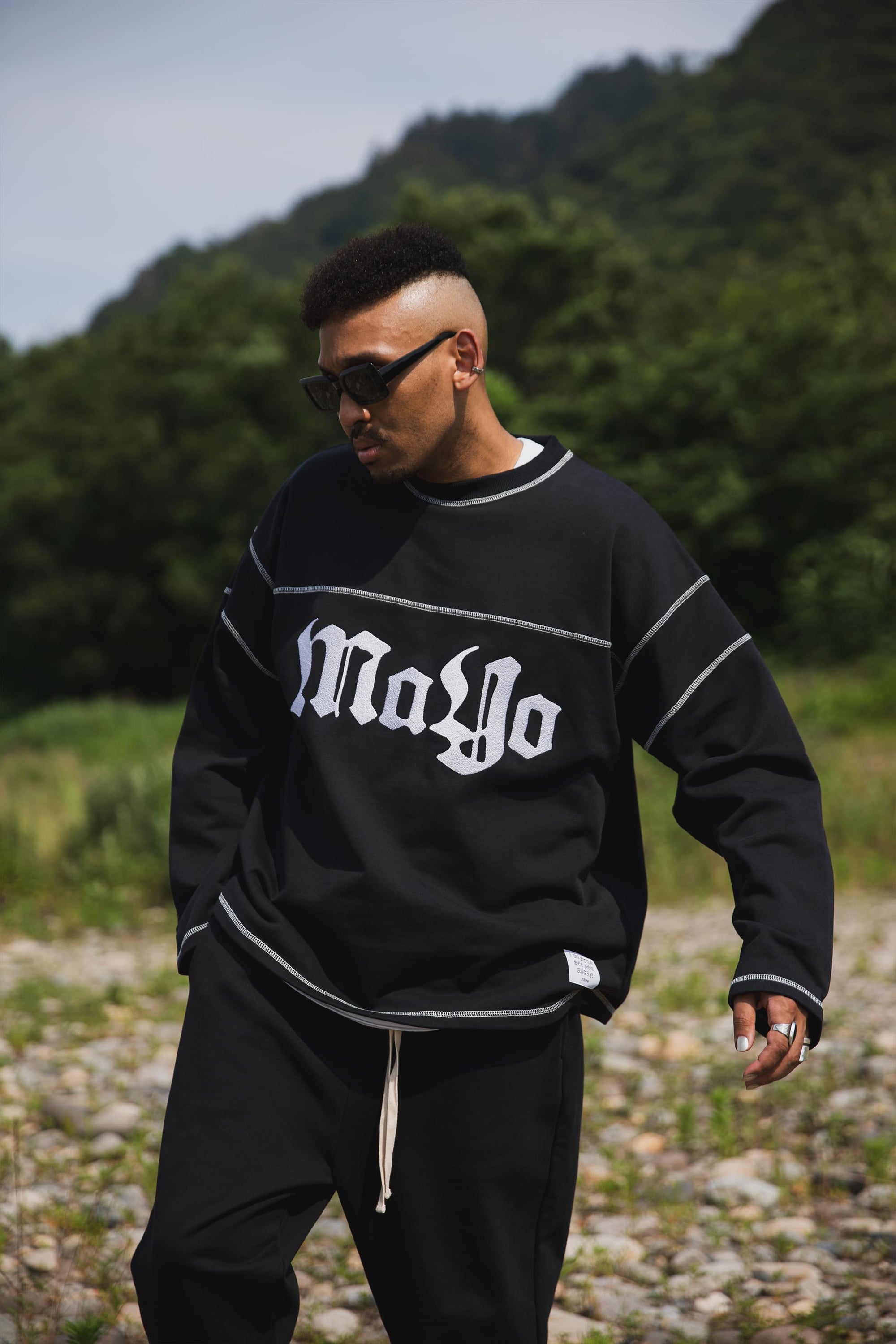 CROSS BONE EMBROIDERY CREW NECK SWEAT