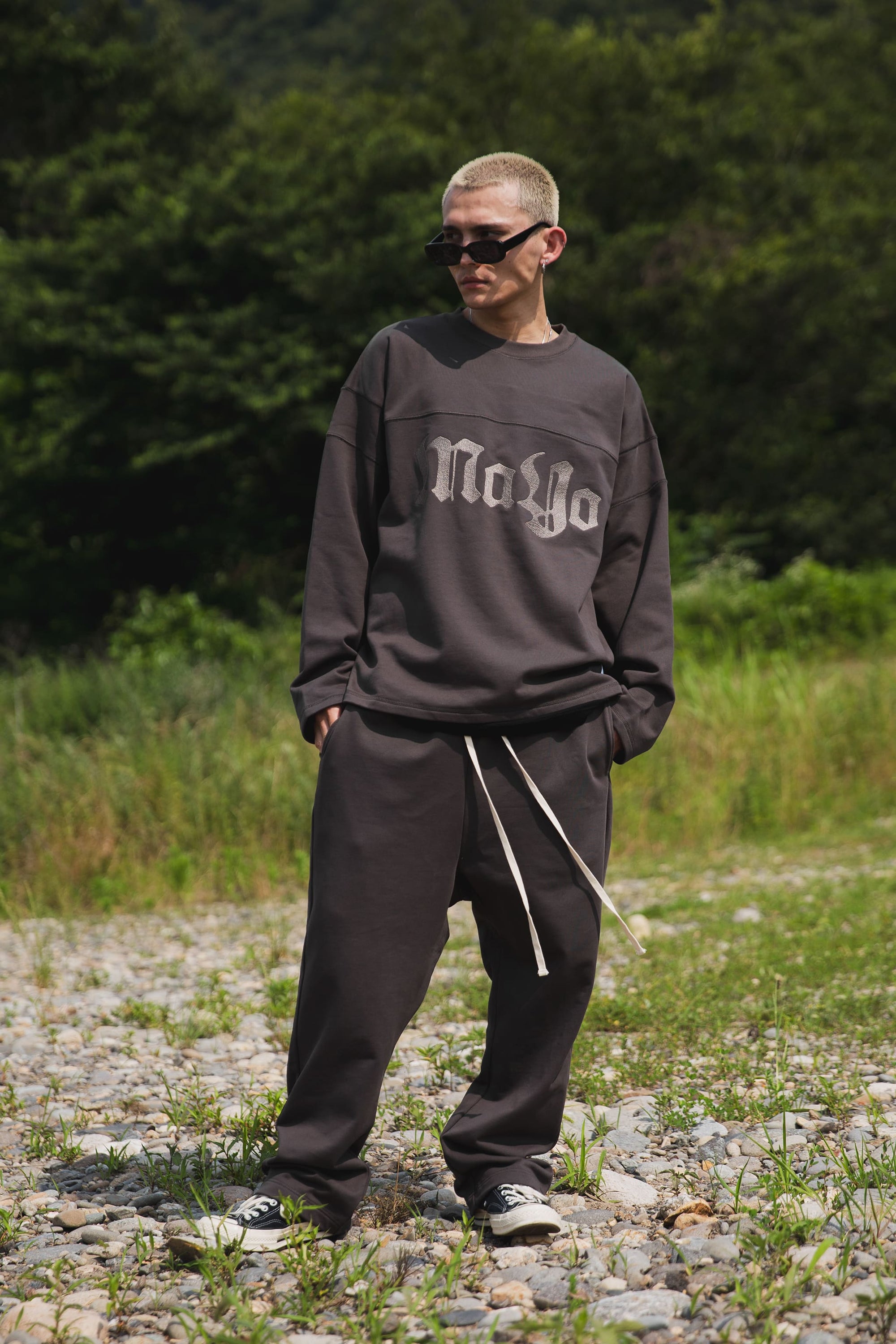 CROSS BONE EMBROIDERY CREW NECK SWEAT