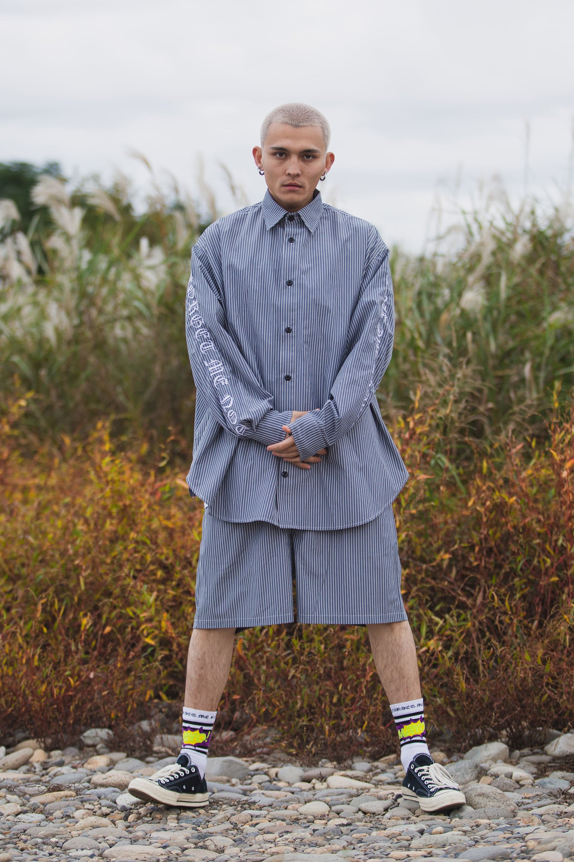 BACK LOGO EMBROIDERY STRIPE SHIRT