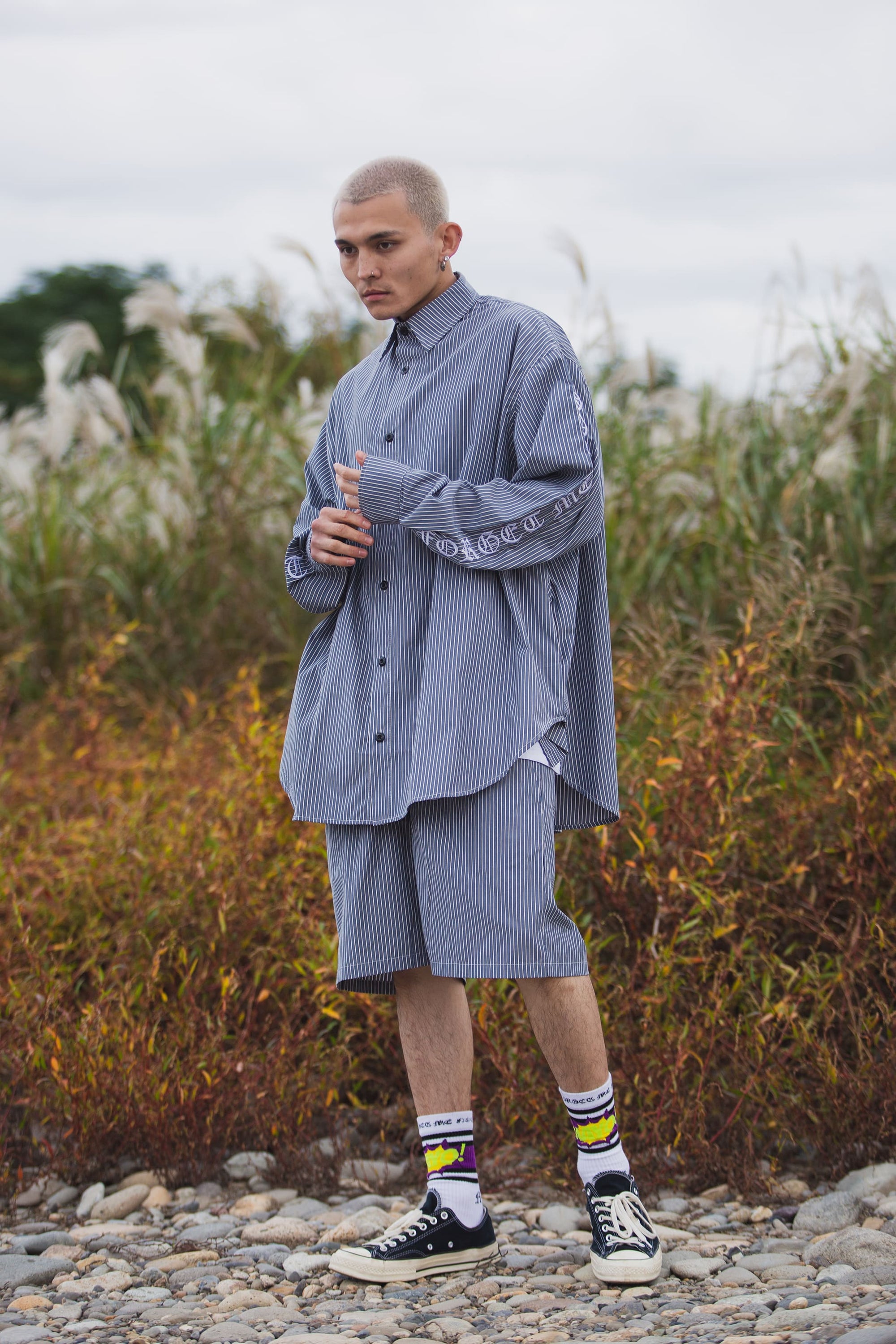 BACK LOGO EMBROIDERY STRIPE SHIRT