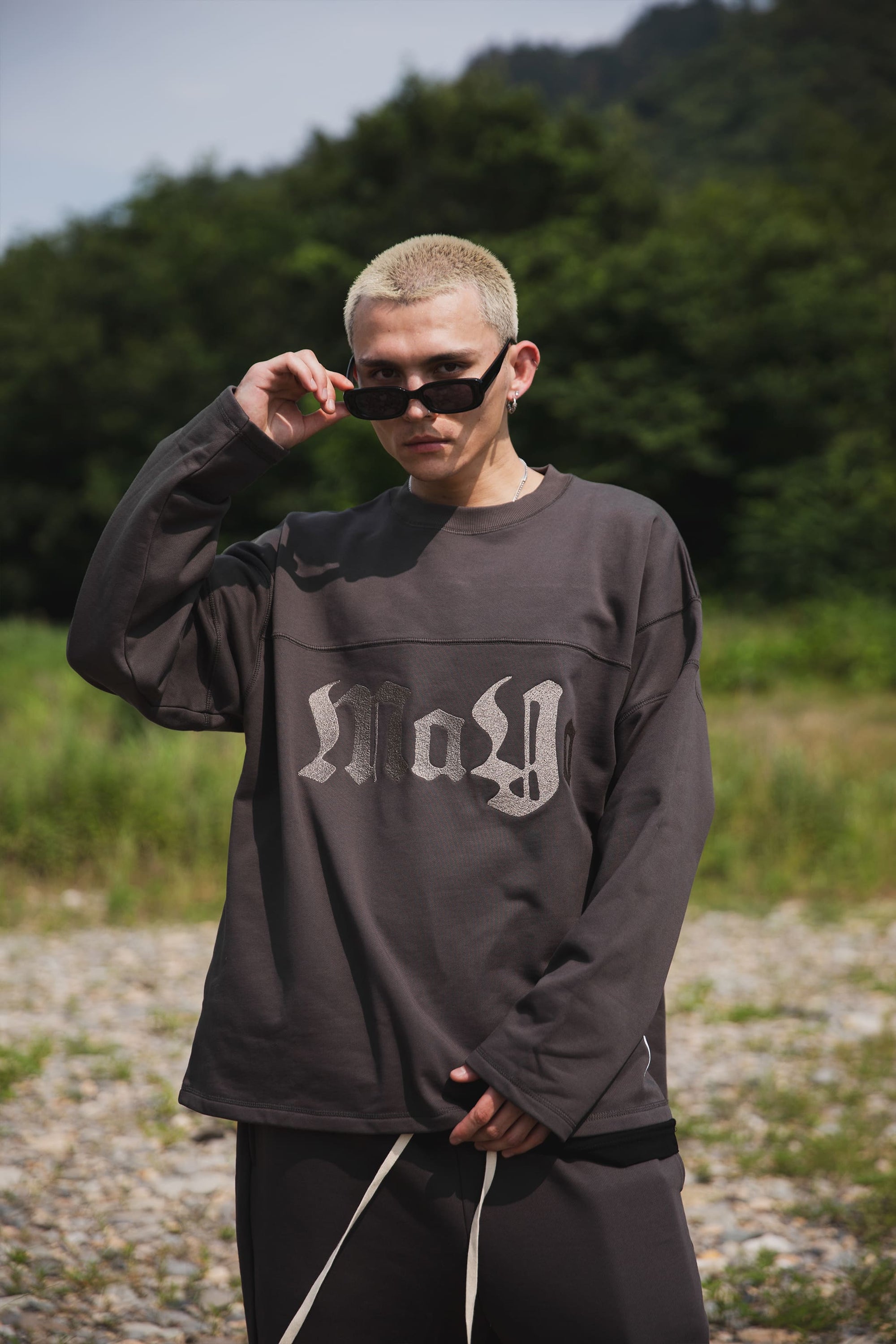 CROSS BONE EMBROIDERY CREW NECK SWEAT