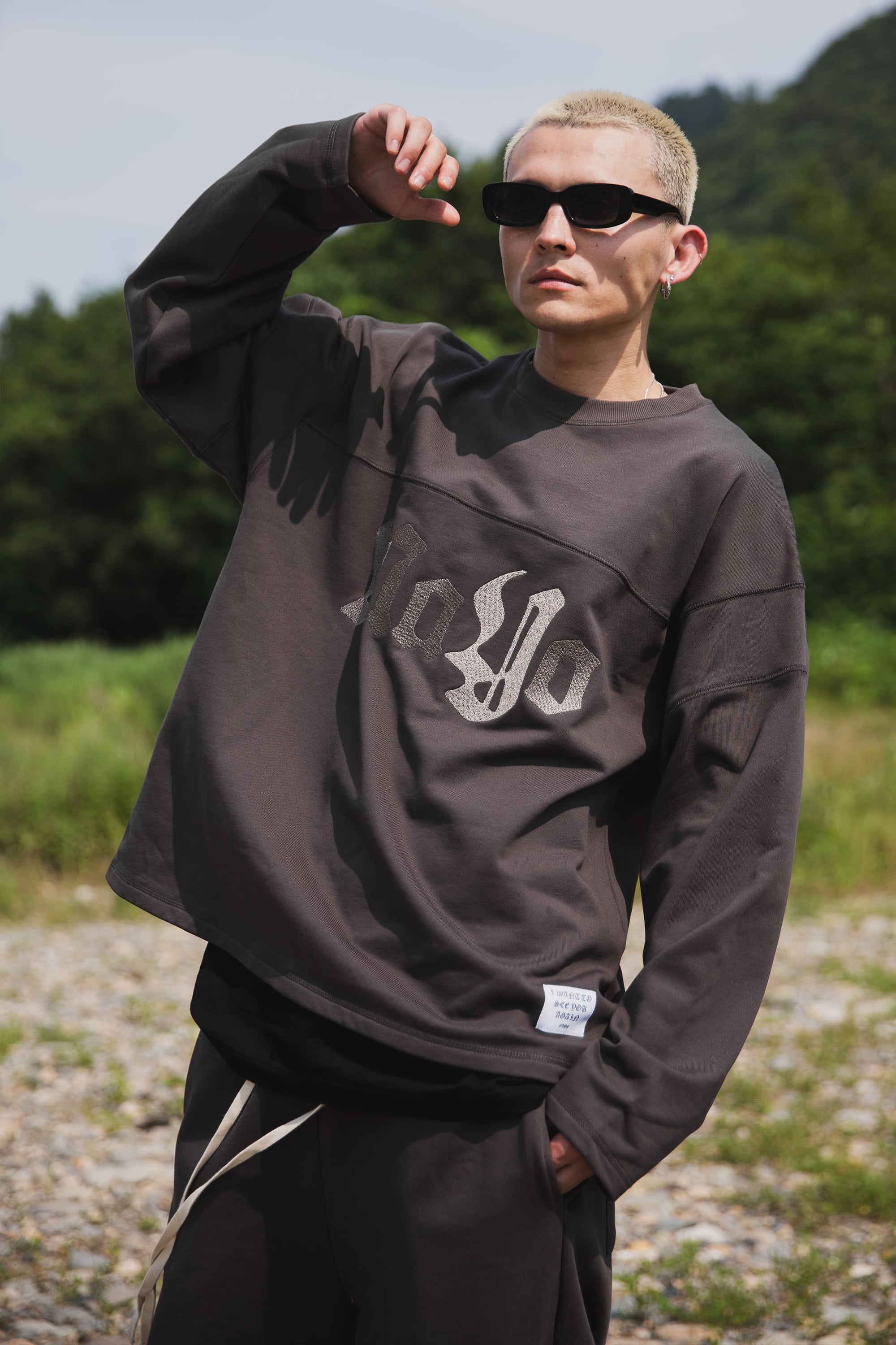 CROSS BONE EMBROIDERY CREW NECK SWEAT