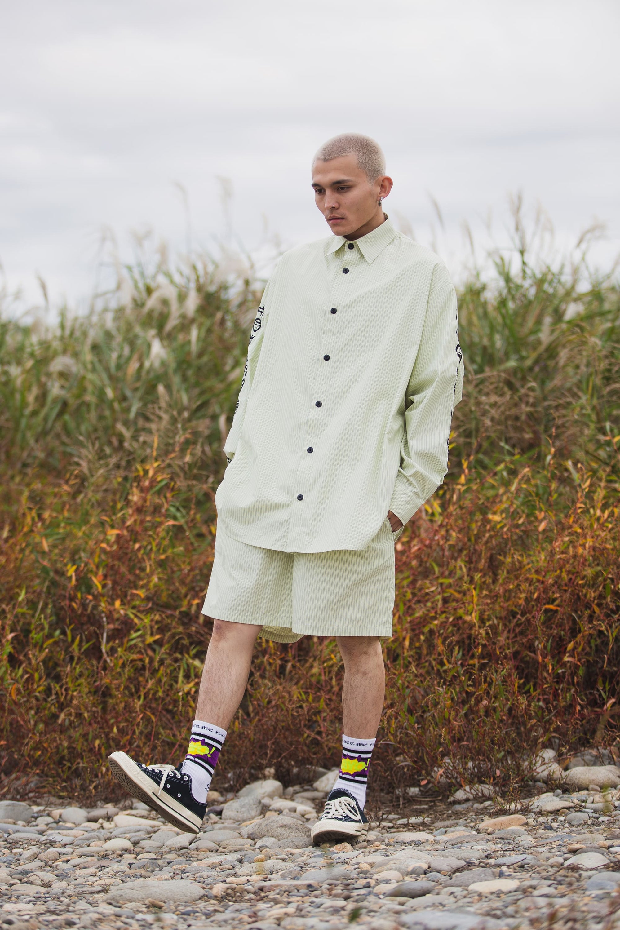 BACK LOGO EMBROIDERY STRIPE SHIRT