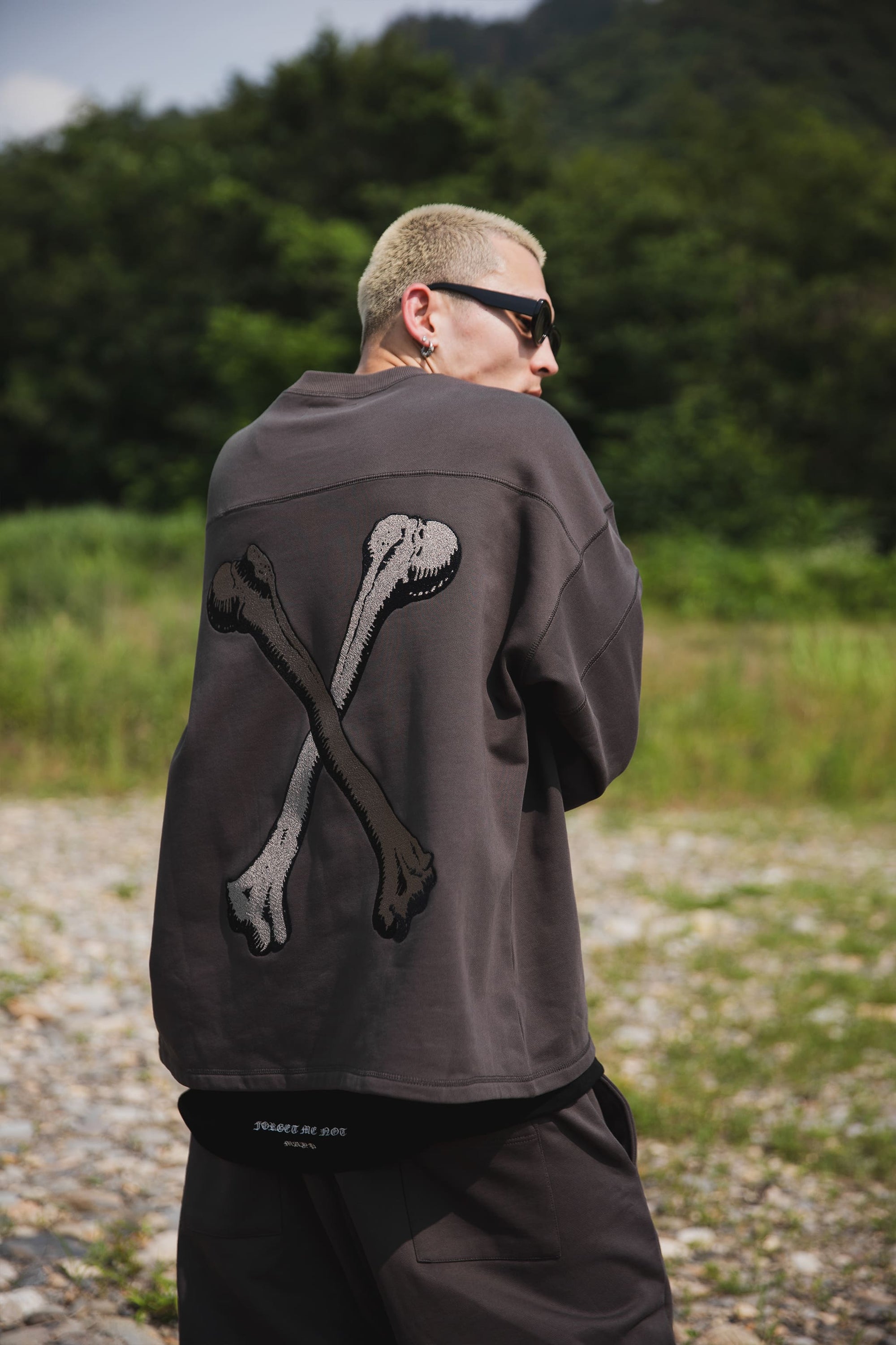 CROSS BONE EMBROIDERY CREW NECK SWEAT