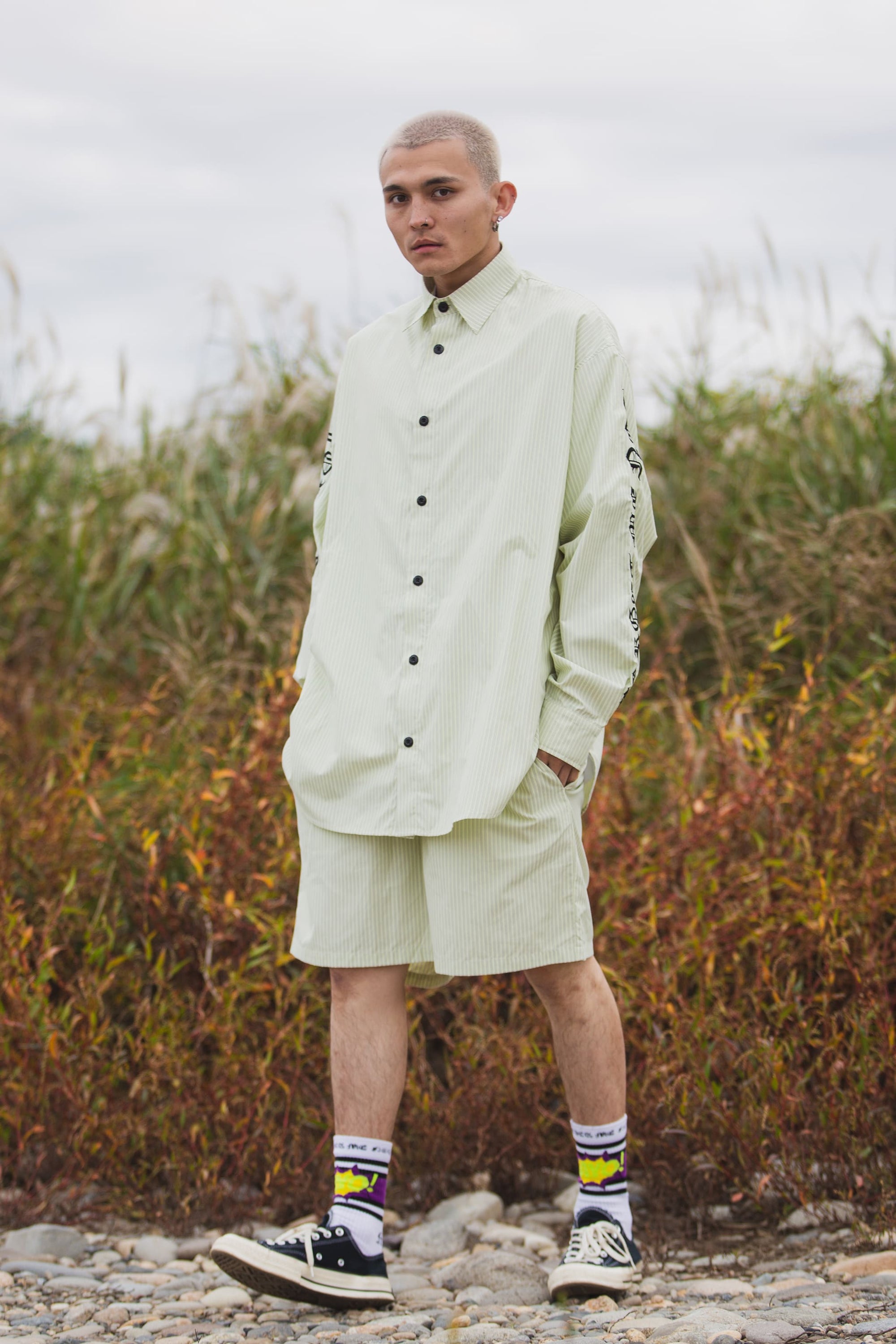 BACK LOGO EMBROIDERY STRIPE SHIRT