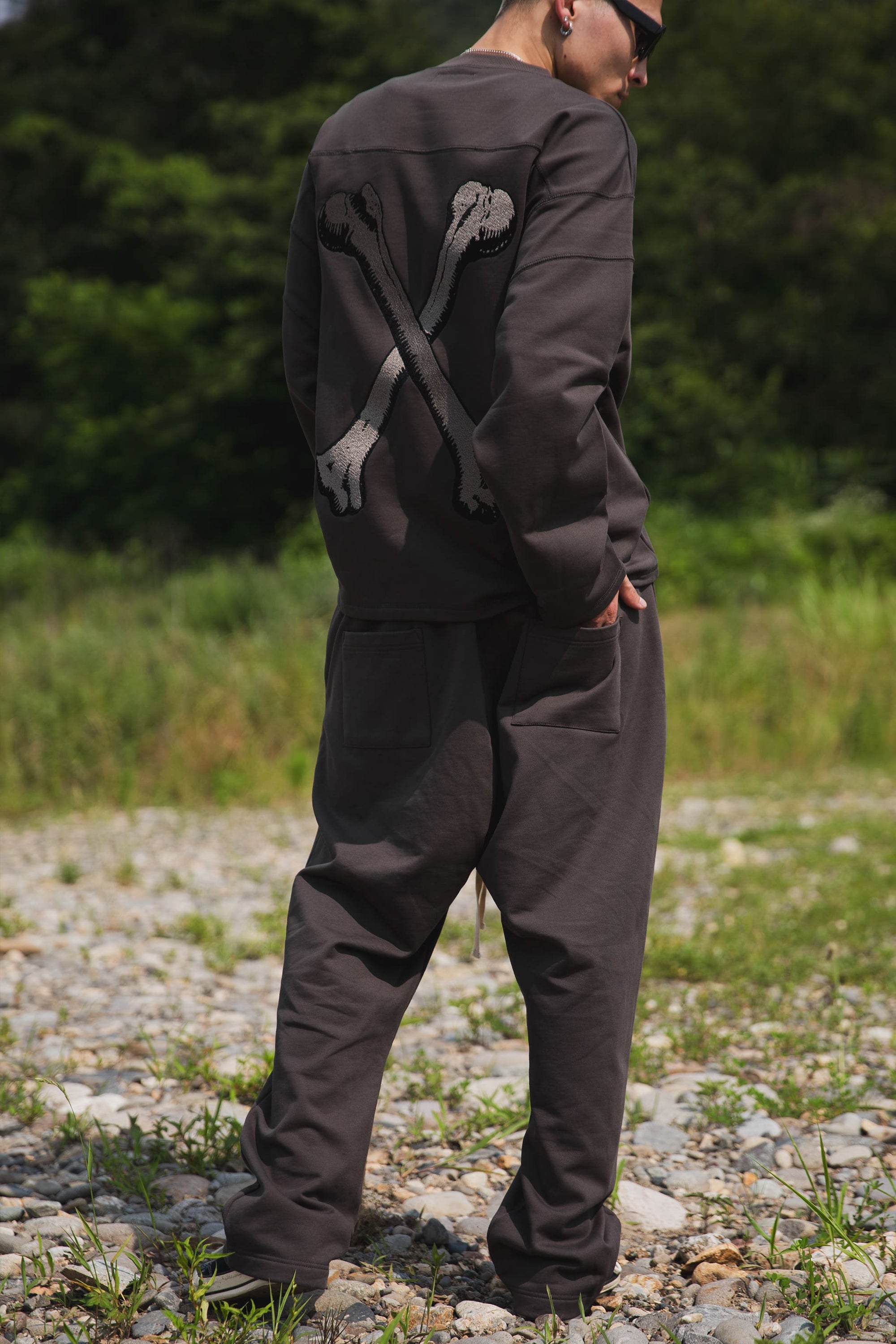 PLAIN EMBROIDERY FLAT SWEAT PANTS