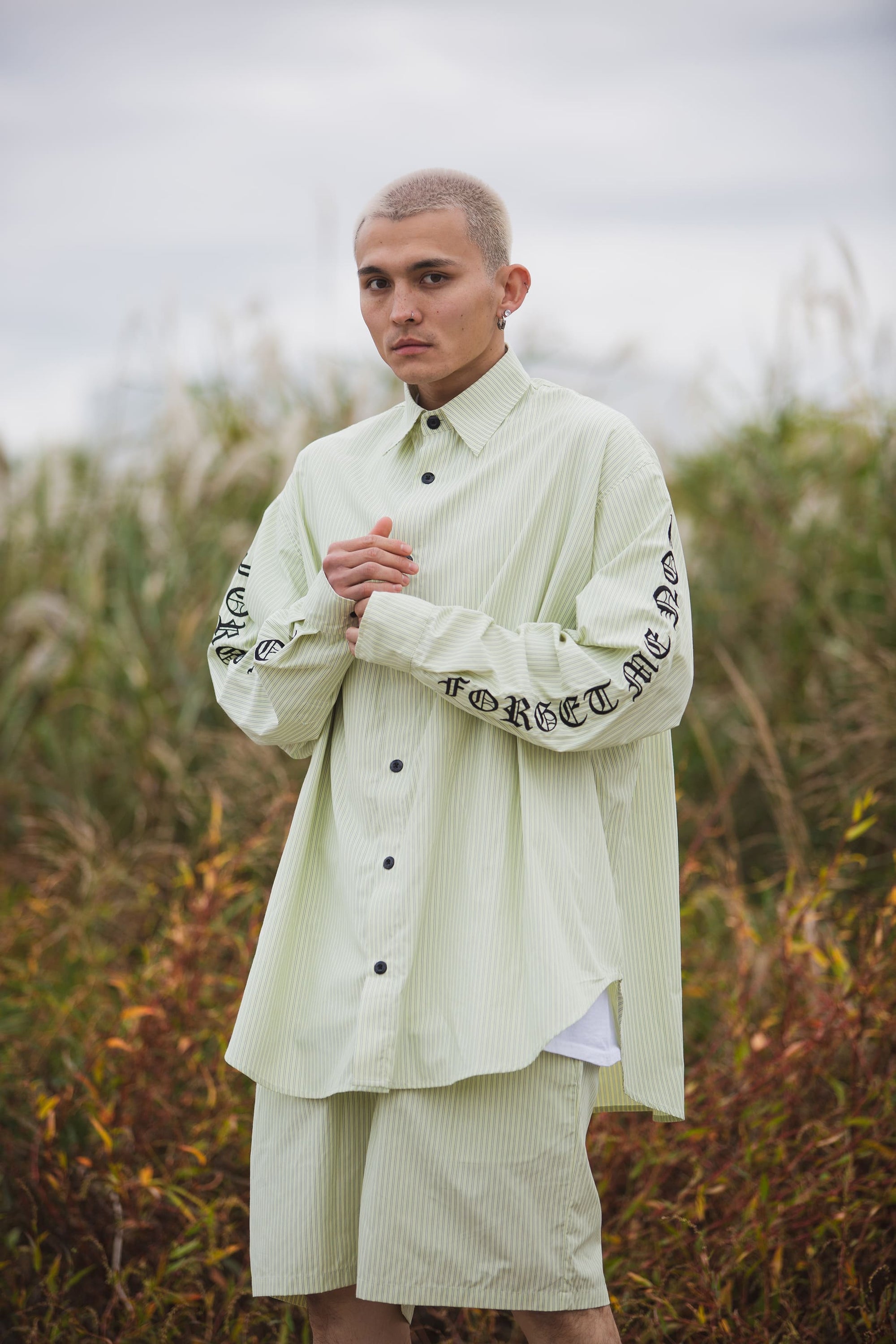 BACK LOGO EMBROIDERY STRIPE SHIRT