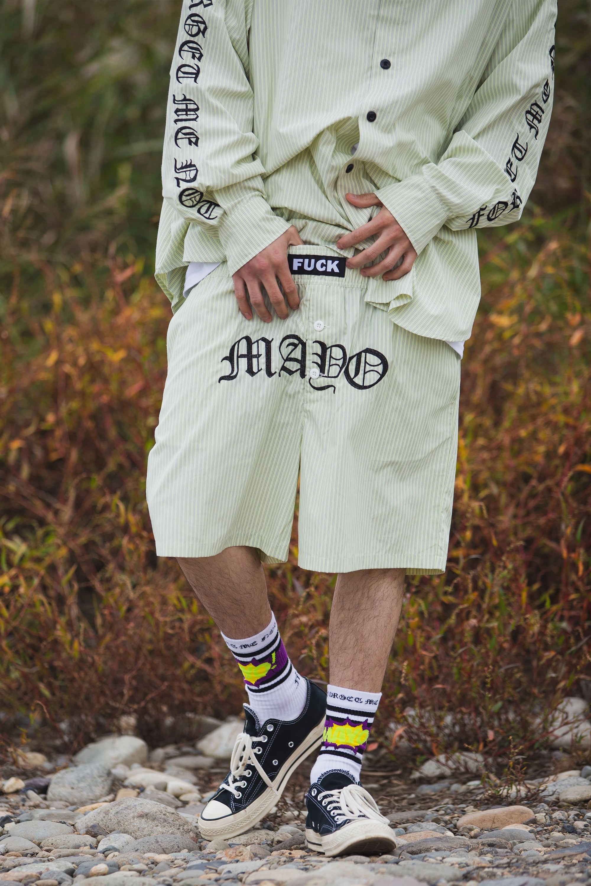 BACK LOGO EMBROIDERY STRIPE SHIRT