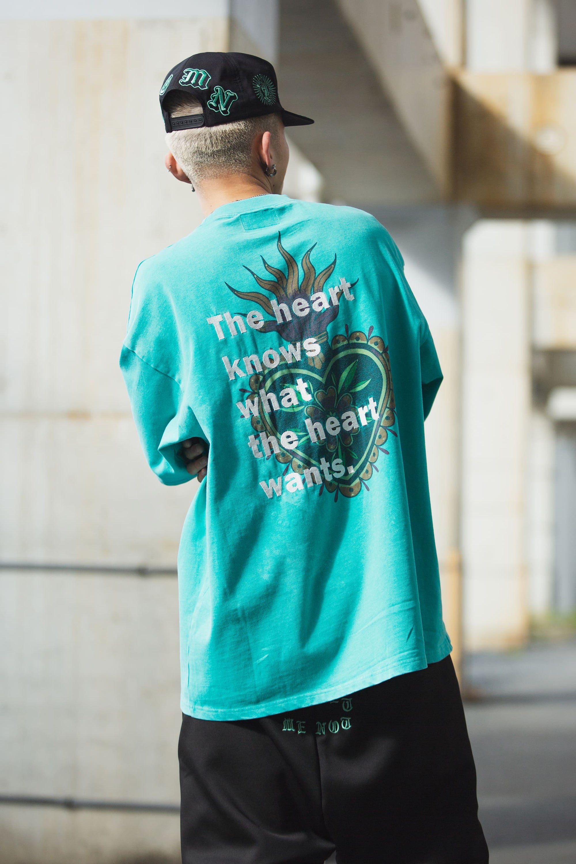 MARIA EMBROIDERY &amp; PRINT RHINE STONE SHORT SLEEVE TEE