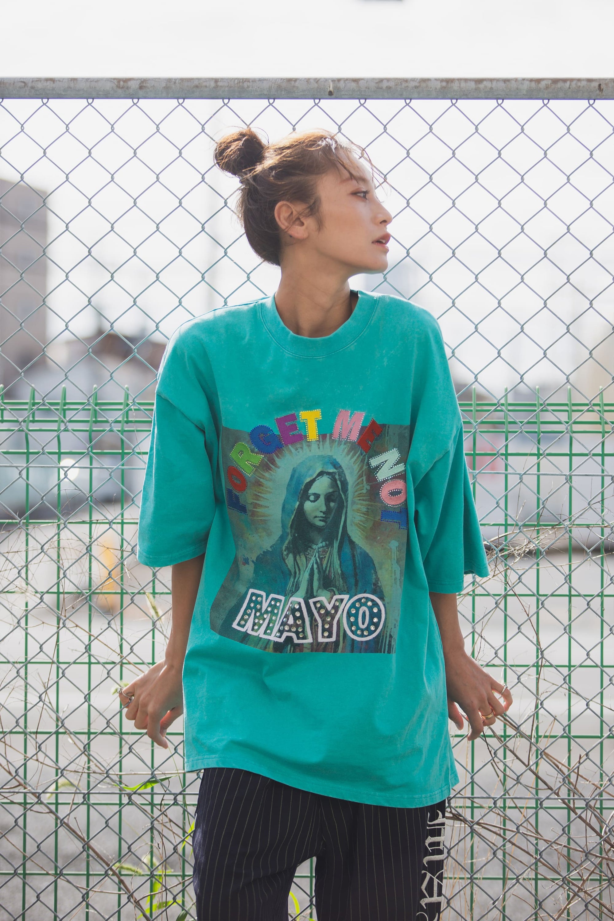 MARIA EMBROIDERY &amp; PRINT RHINE STONE SHORT SLEEVE TEE