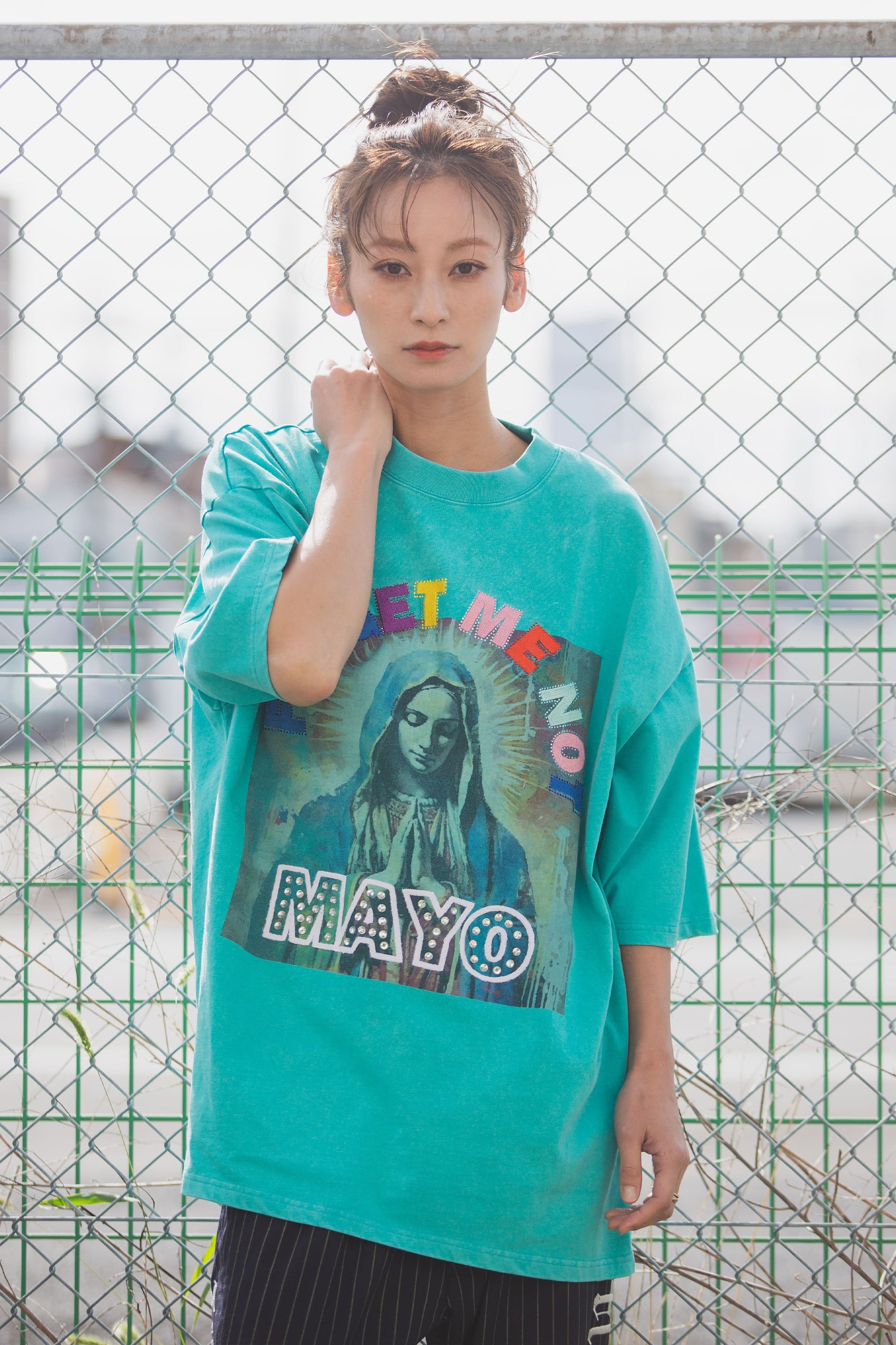 MARIA EMBROIDERY &amp; PRINT RHINE STONE SHORT SLEEVE TEE