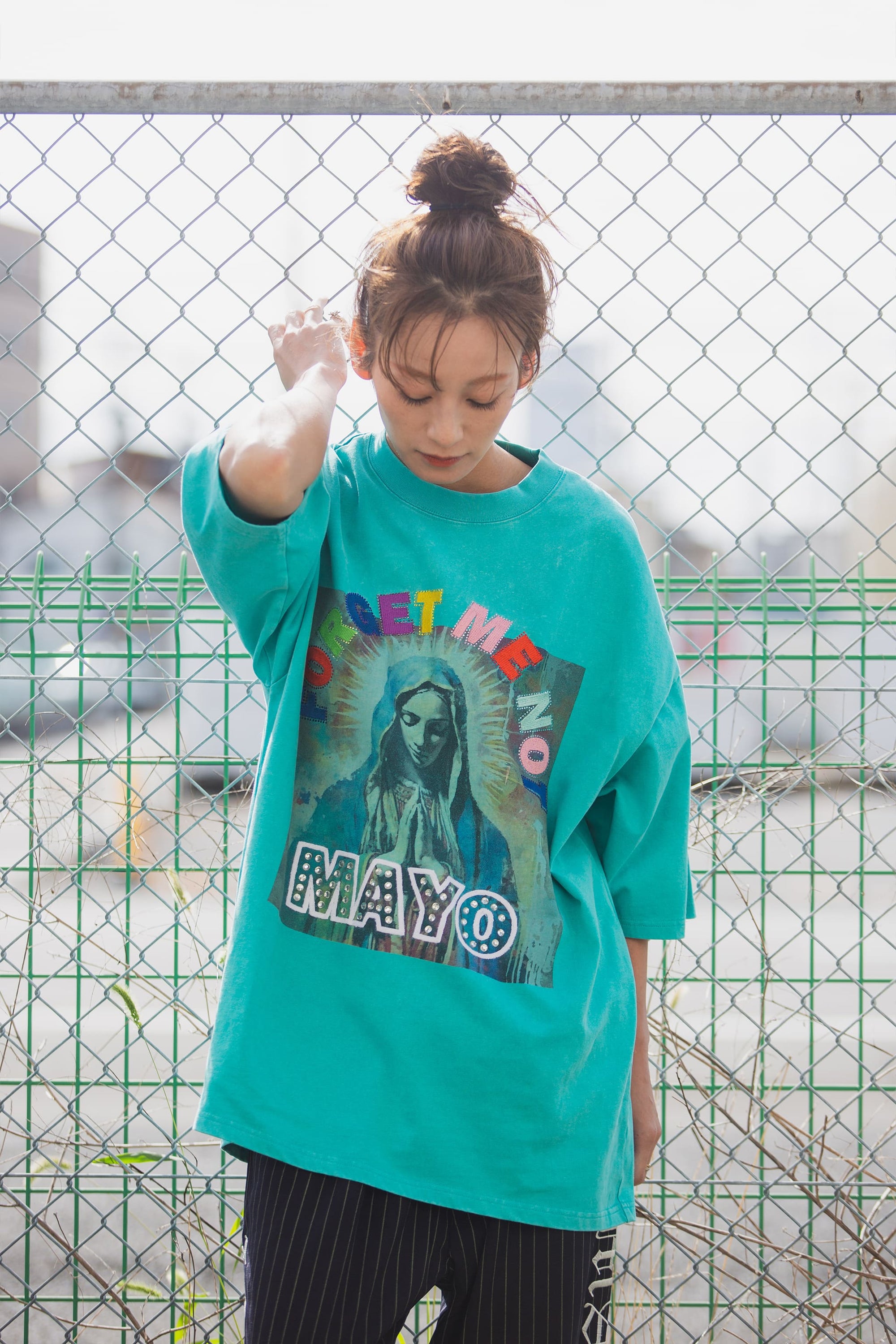 MARIA EMBROIDERY &amp; PRINT RHINE STONE SHORT SLEEVE TEE