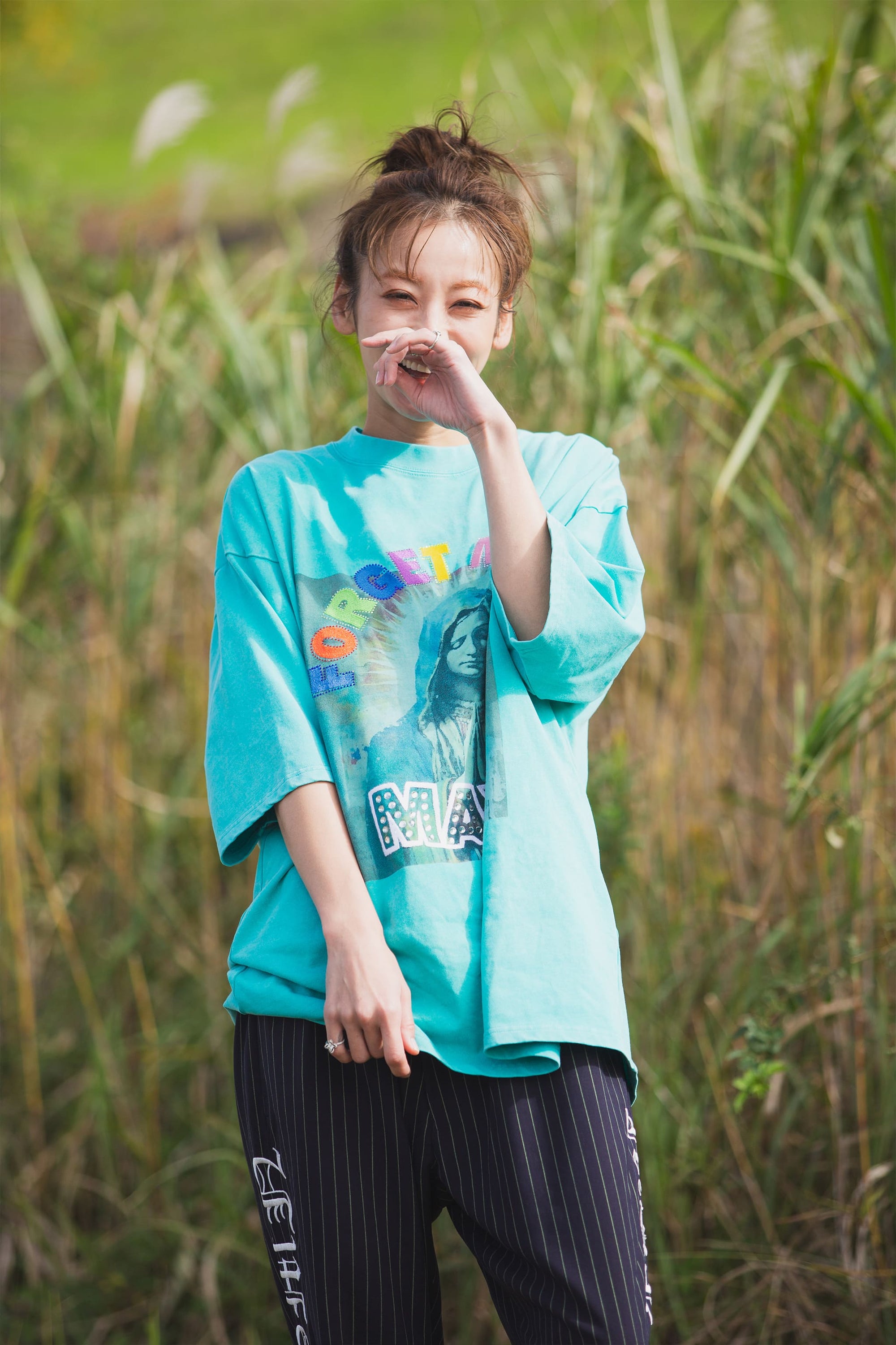 MARIA EMBROIDERY &amp; PRINT RHINE STONE SHORT SLEEVE TEE