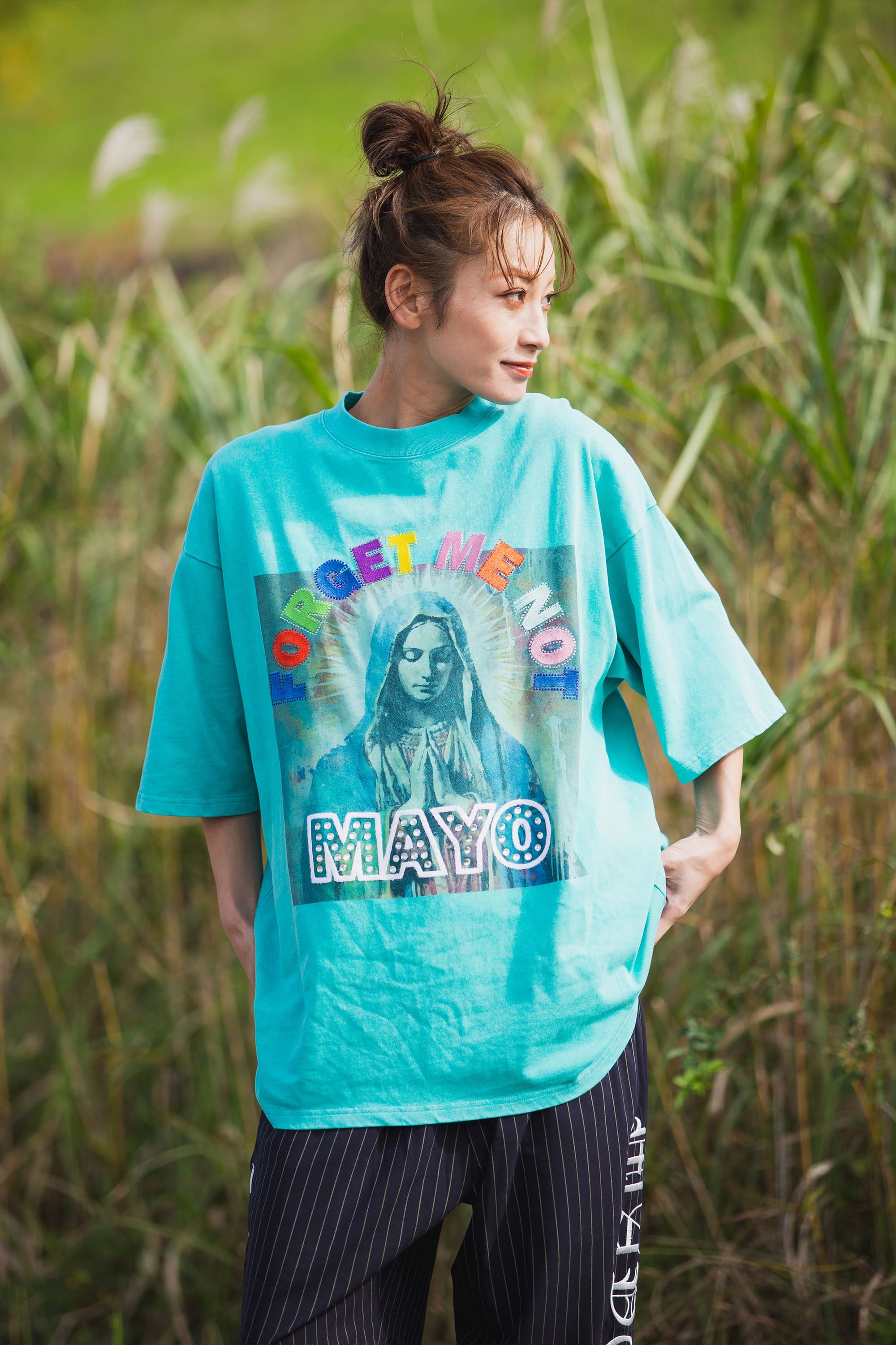 MARIA EMBROIDERY &amp; PRINT RHINE STONE SHORT SLEEVE TEE