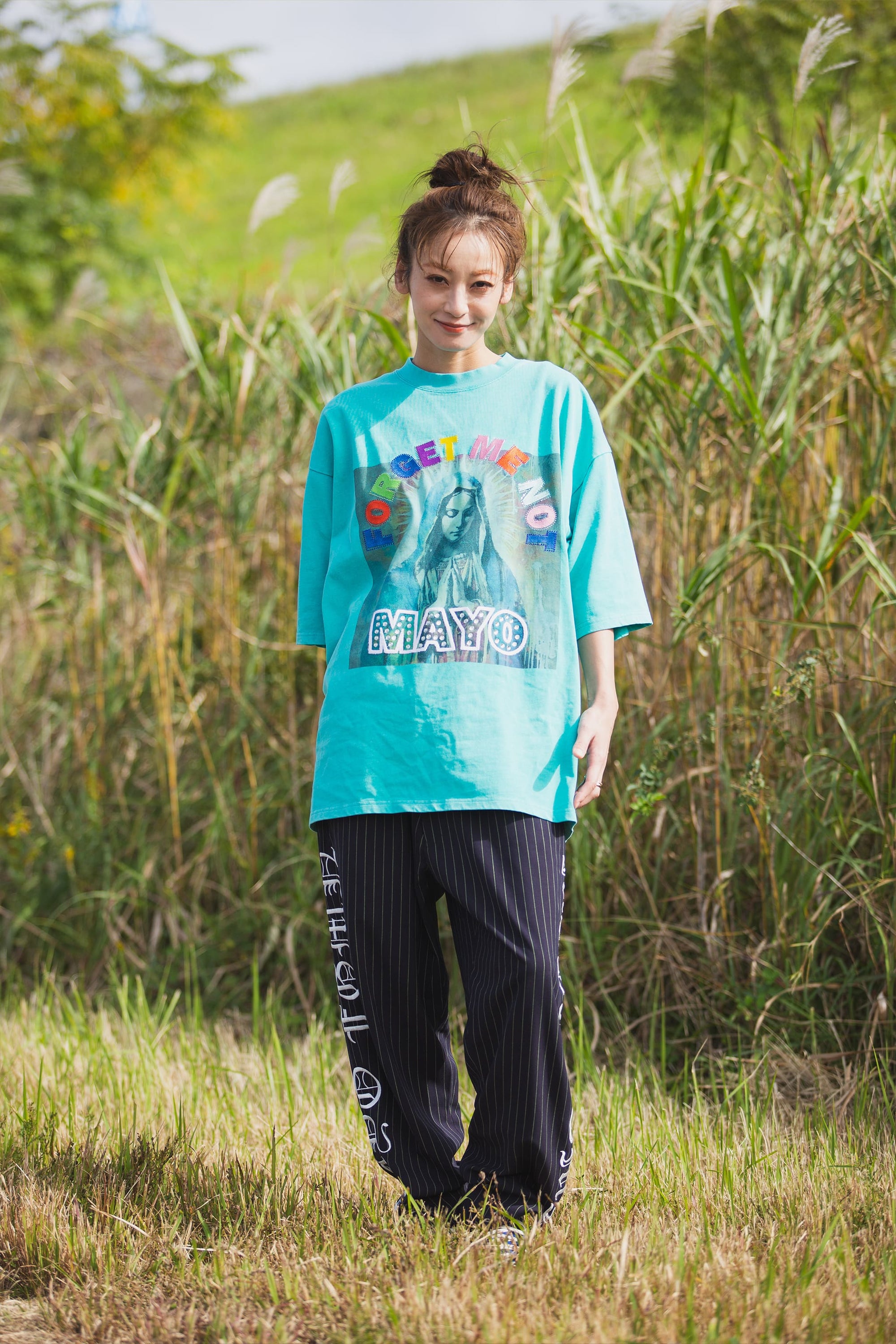 MARIA EMBROIDERY &amp; PRINT RHINE STONE SHORT SLEEVE TEE