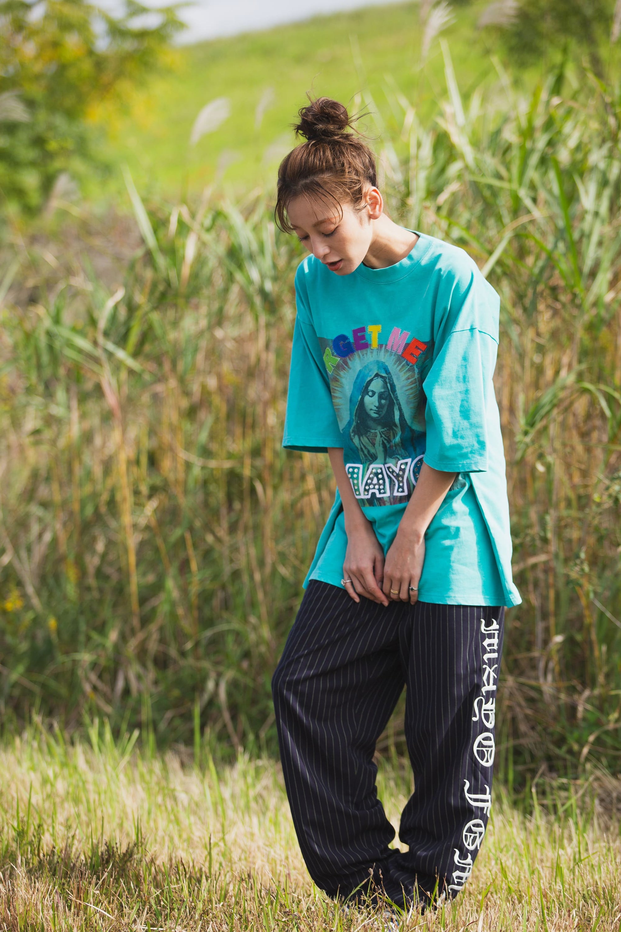 MARIA EMBROIDERY &amp; PRINT RHINE STONE SHORT SLEEVE TEE