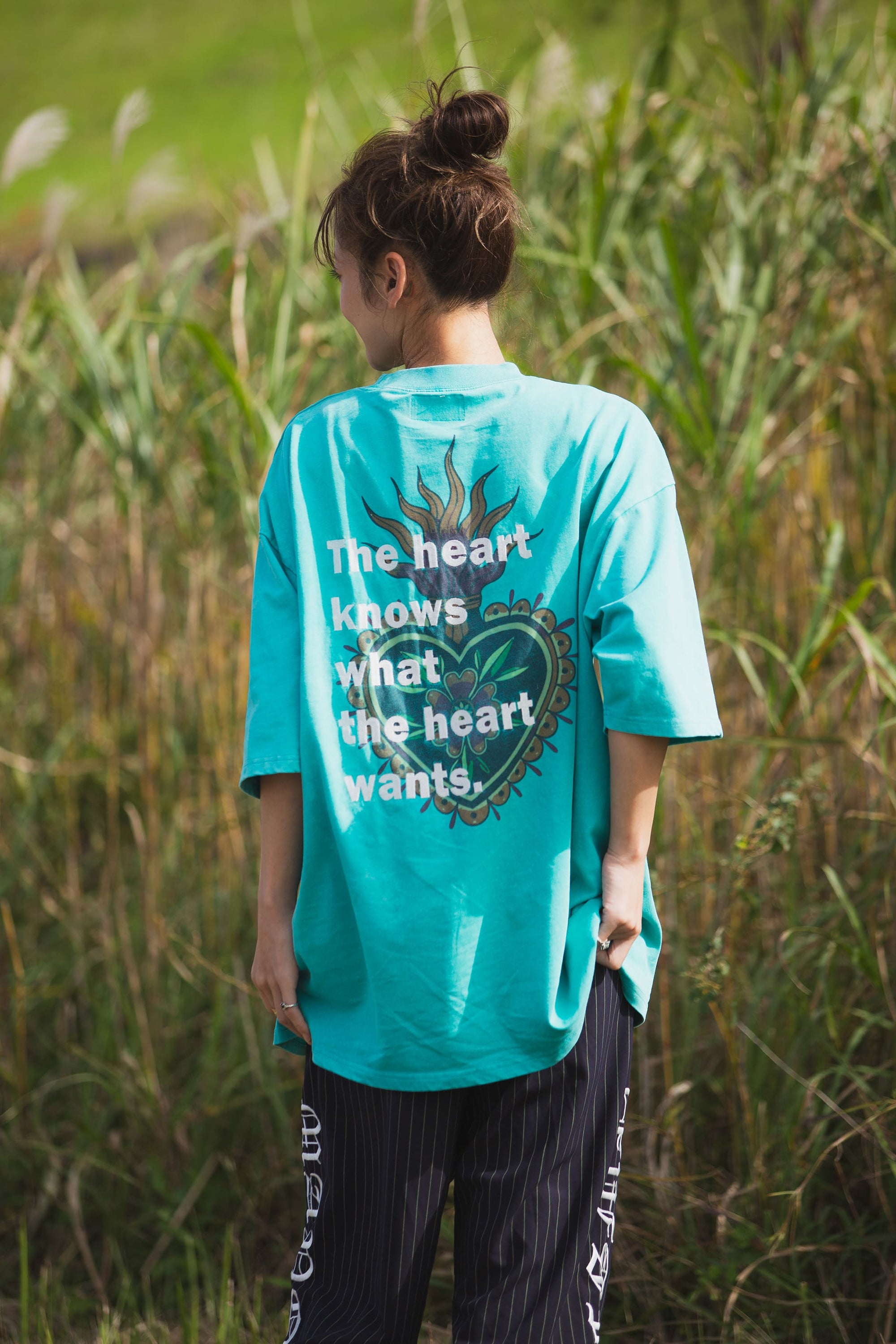 MARIA EMBROIDERY &amp; PRINT RHINE STONE SHORT SLEEVE TEE