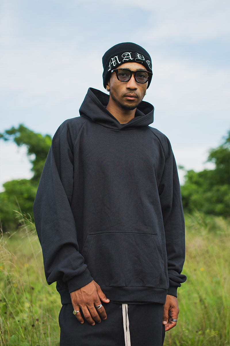 PLAIN EMBROIDERY HOODIE - BLACK