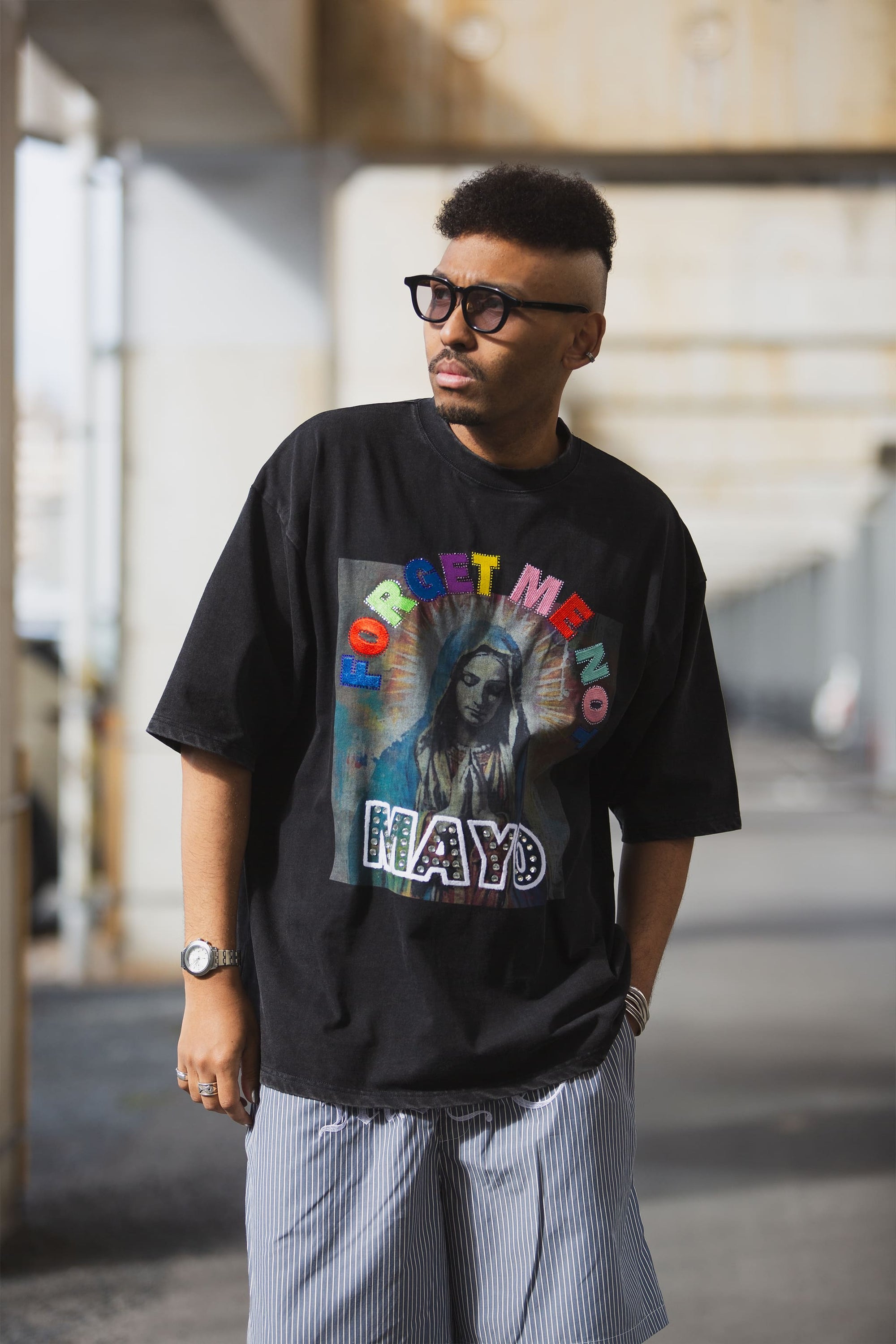 MARIA EMBROIDERY &amp; PRINT RHINE STONE SHORT SLEEVE TEE