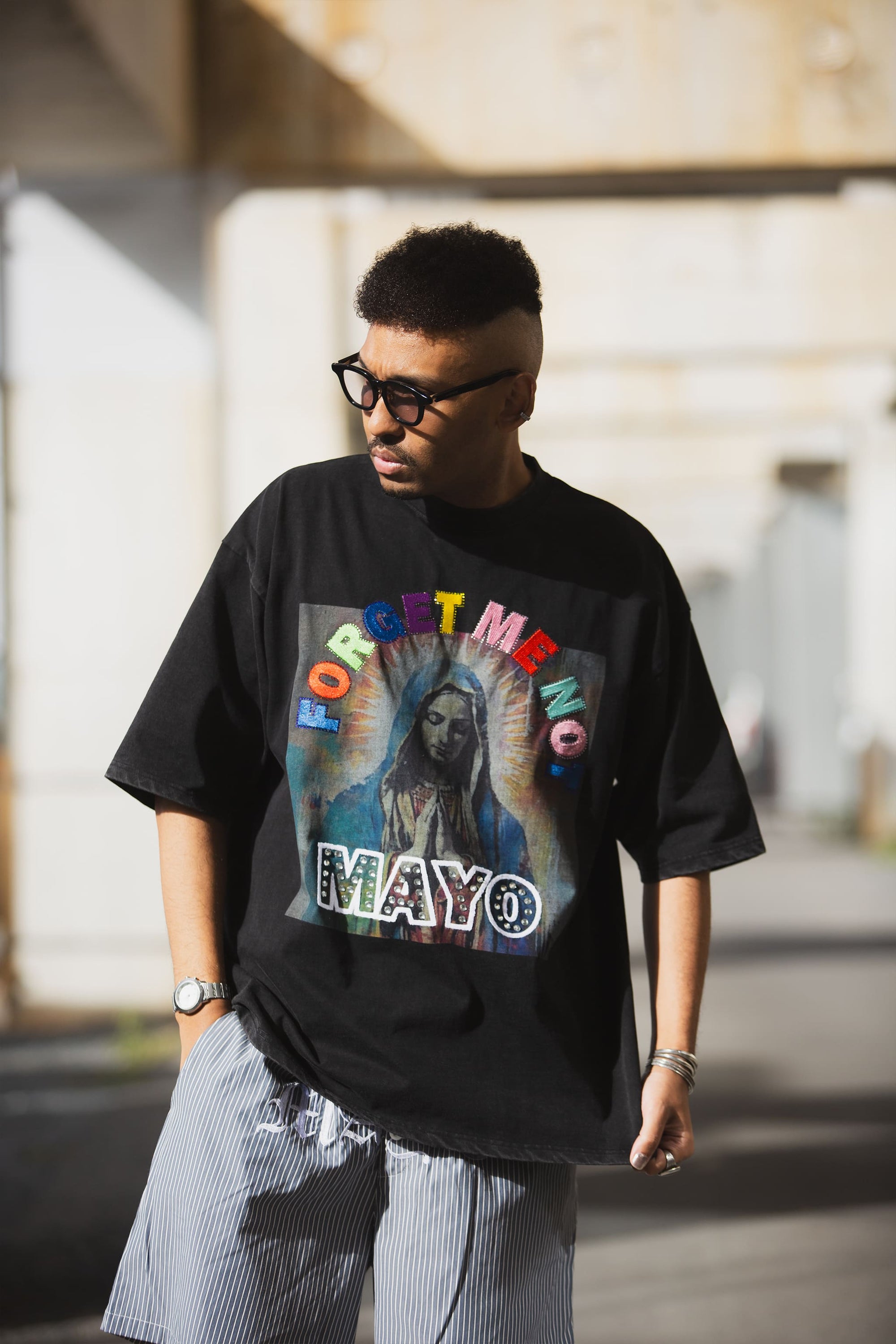MARIA EMBROIDERY &amp; PRINT RHINE STONE SHORT SLEEVE TEE