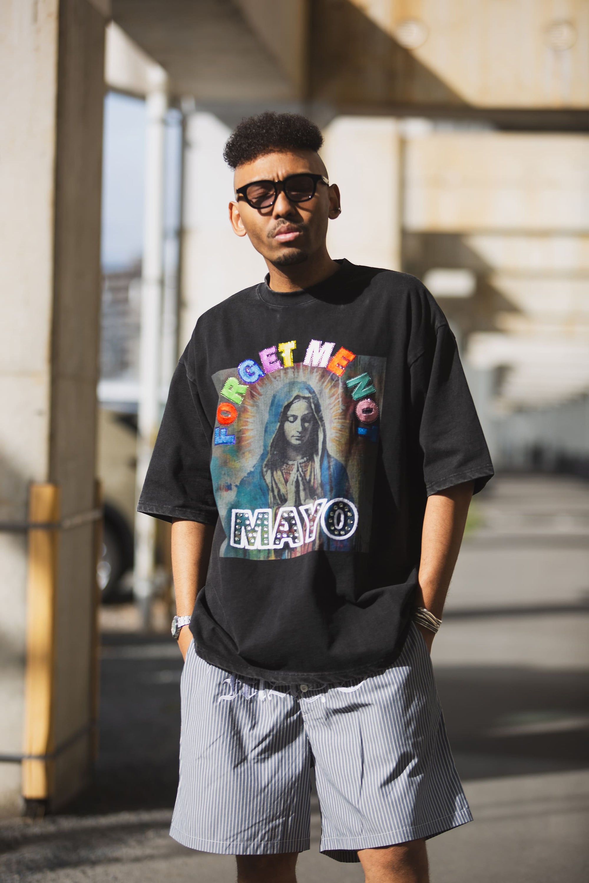 MARIA EMBROIDERY &amp; PRINT RHINE STONE SHORT SLEEVE TEE