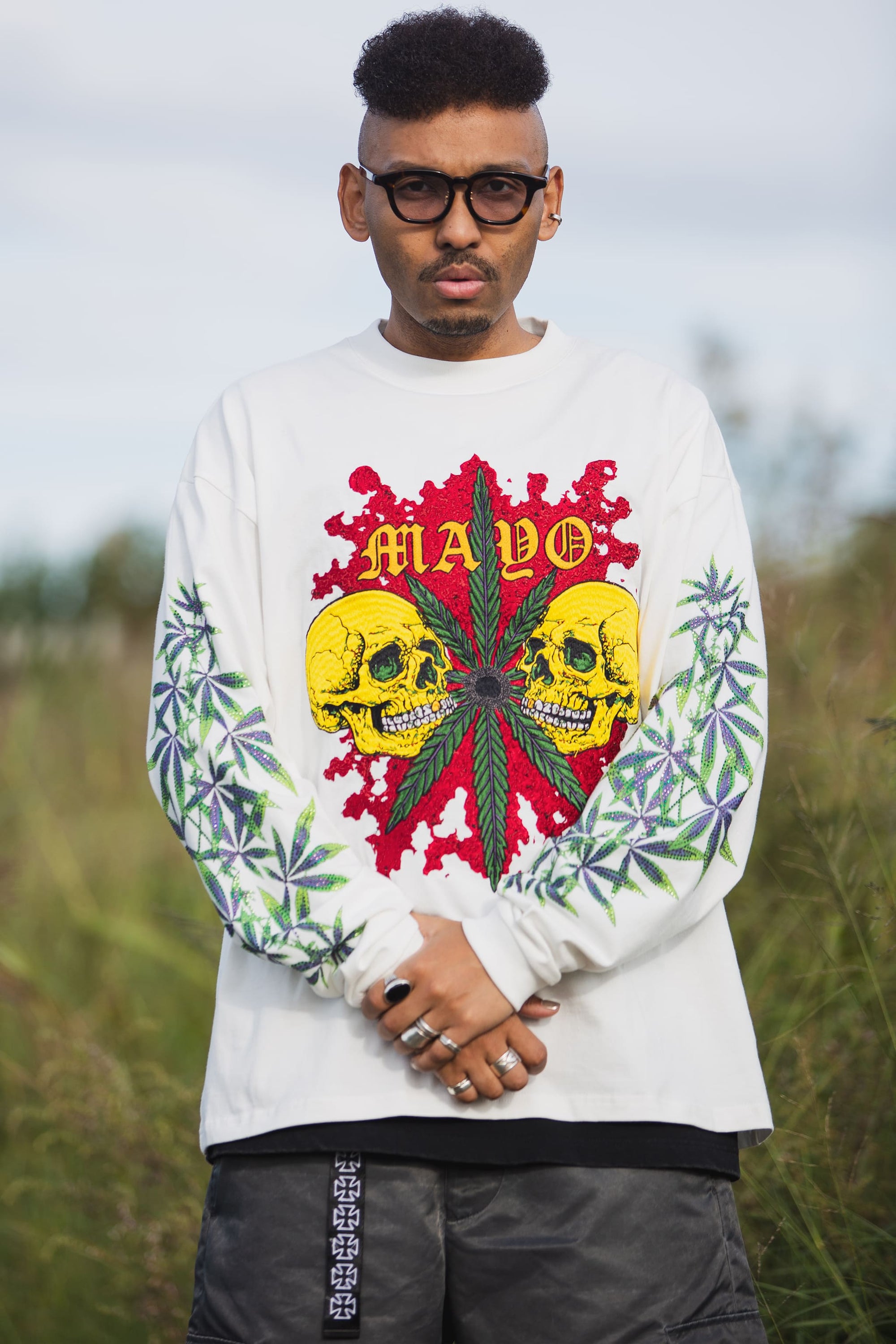 SKULL WEED EMBROIDERY &amp; PRINT RHINE STONE LONG SLEEVE TEE