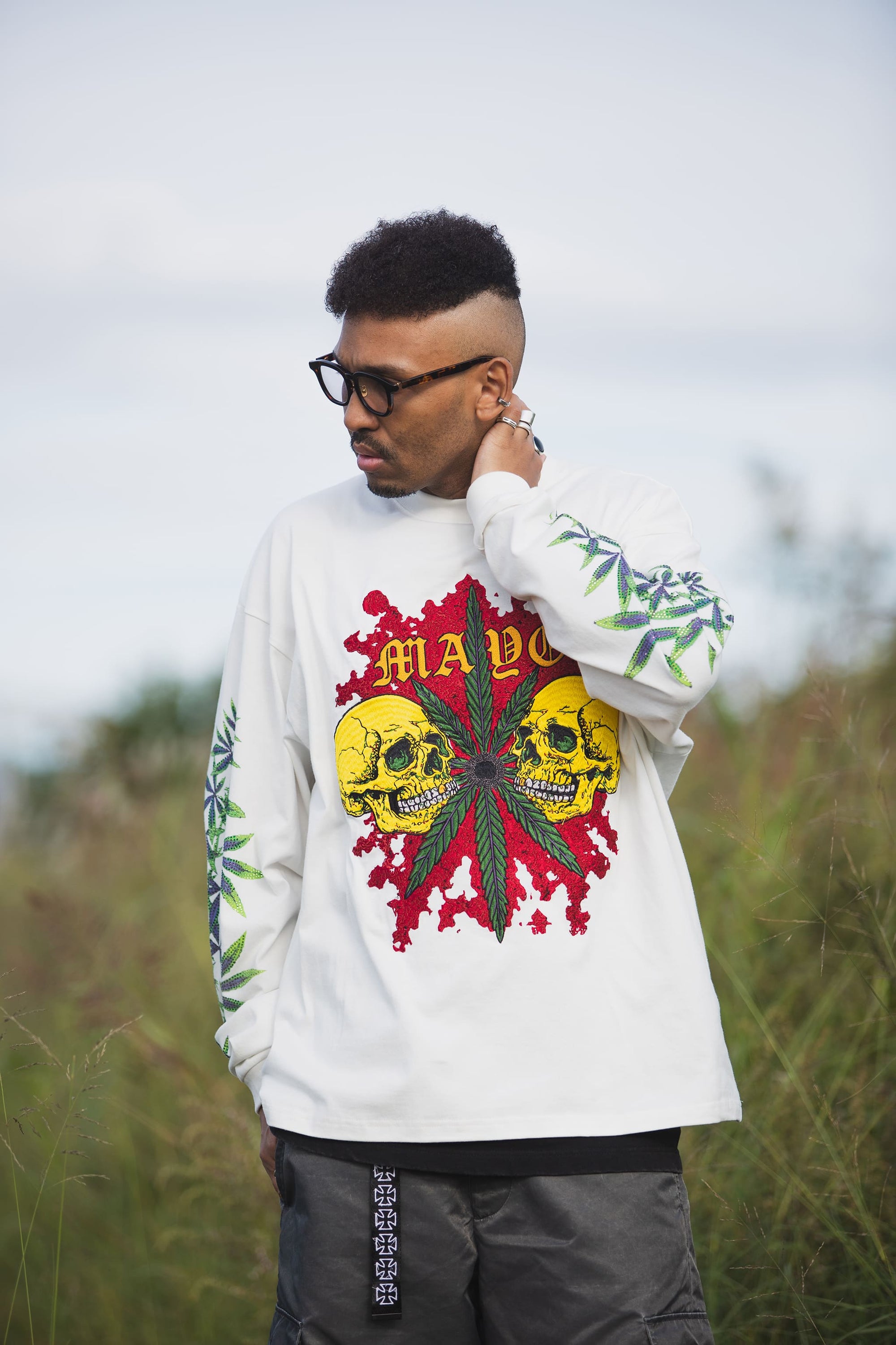 SKULL WEED EMBROIDERY &amp; PRINT RHINE STONE LONG SLEEVE TEE