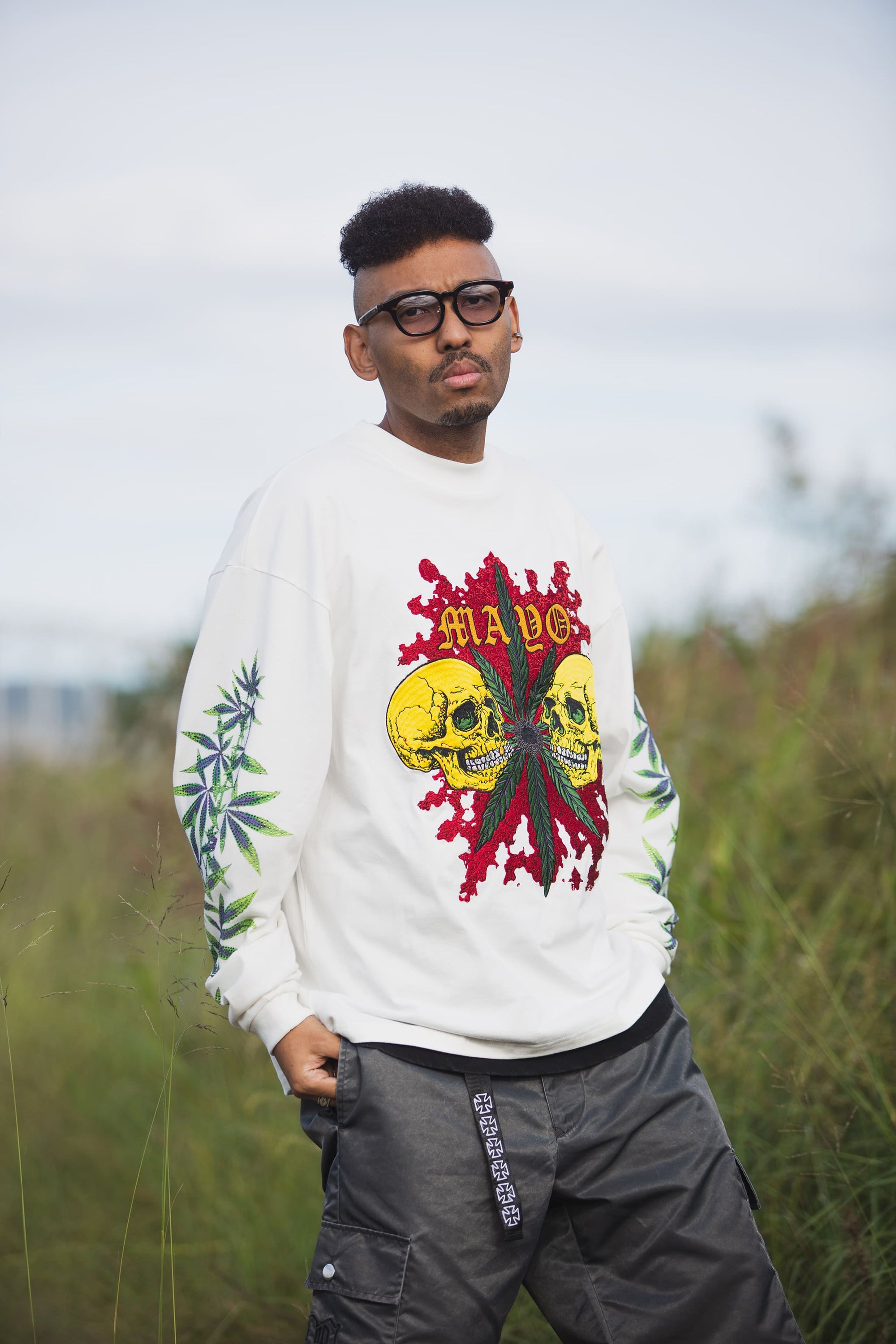 SKULL WEED EMBROIDERY &amp; PRINT RHINE STONE LONG SLEEVE TEE