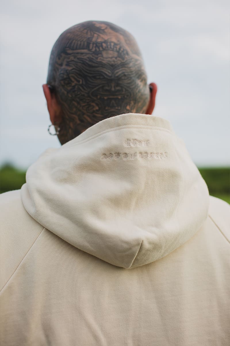 PLAIN EMBROIDERY HOODIE - OFF WHITE