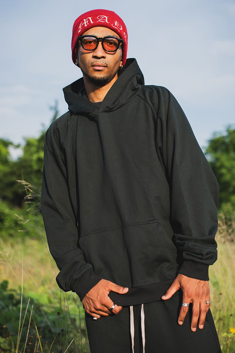 PLAIN EMBROIDERY HOODIE - DARK GREEN