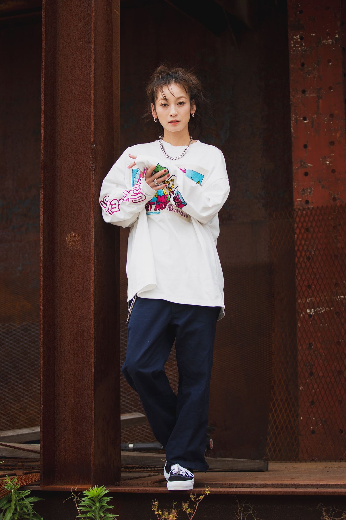 A SKELETON IN THE CLOSET EMBROIDERY LONG SLEEVE TEE