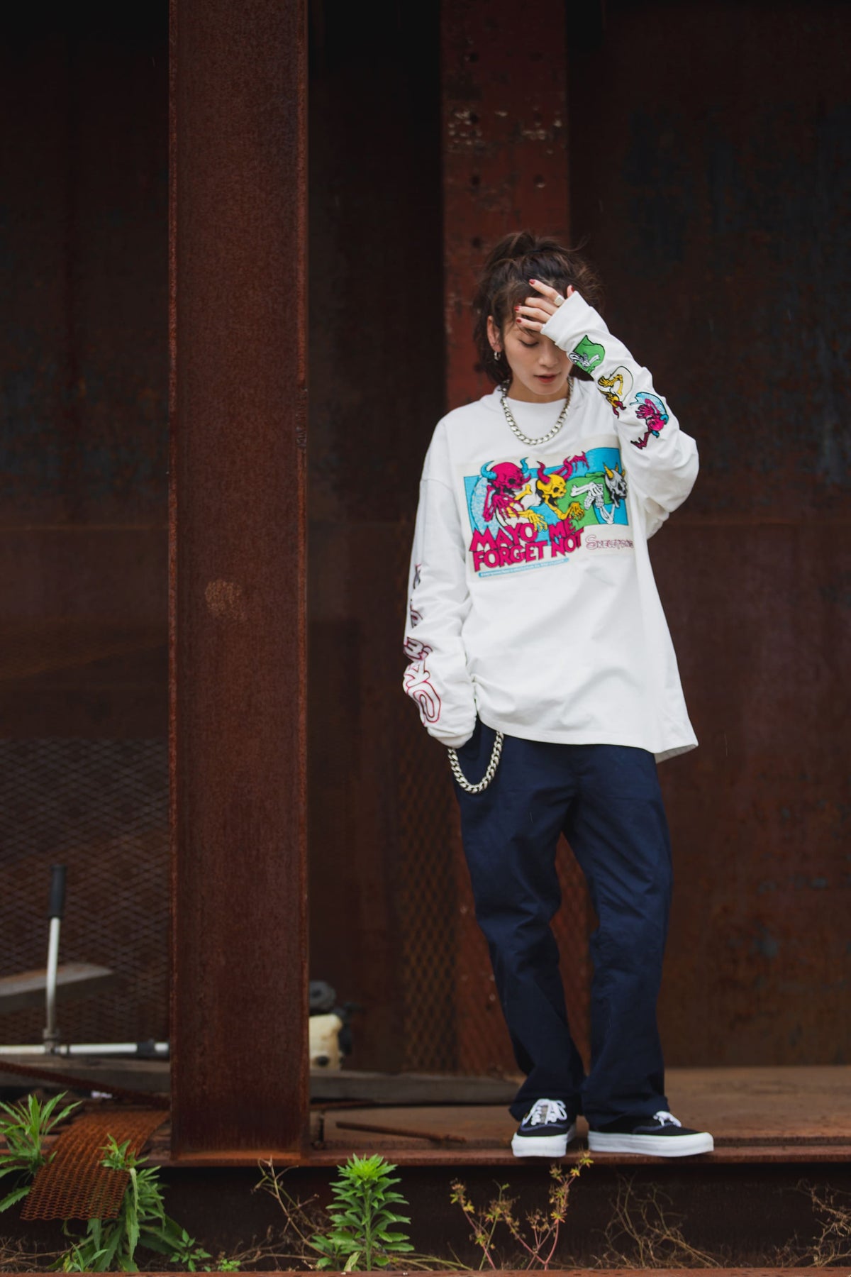A SKELETON IN THE CLOSET EMBROIDERY LONG SLEEVE TEE