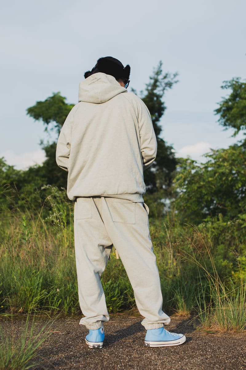 PLAIN EMBROIDERY SWEAT PANTS -  GRAY