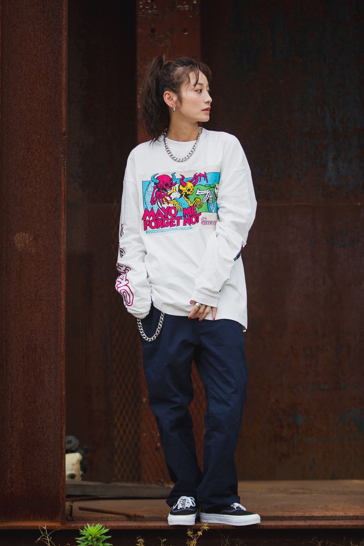 A SKELETON IN THE CLOSET EMBROIDERY LONG SLEEVE TEE