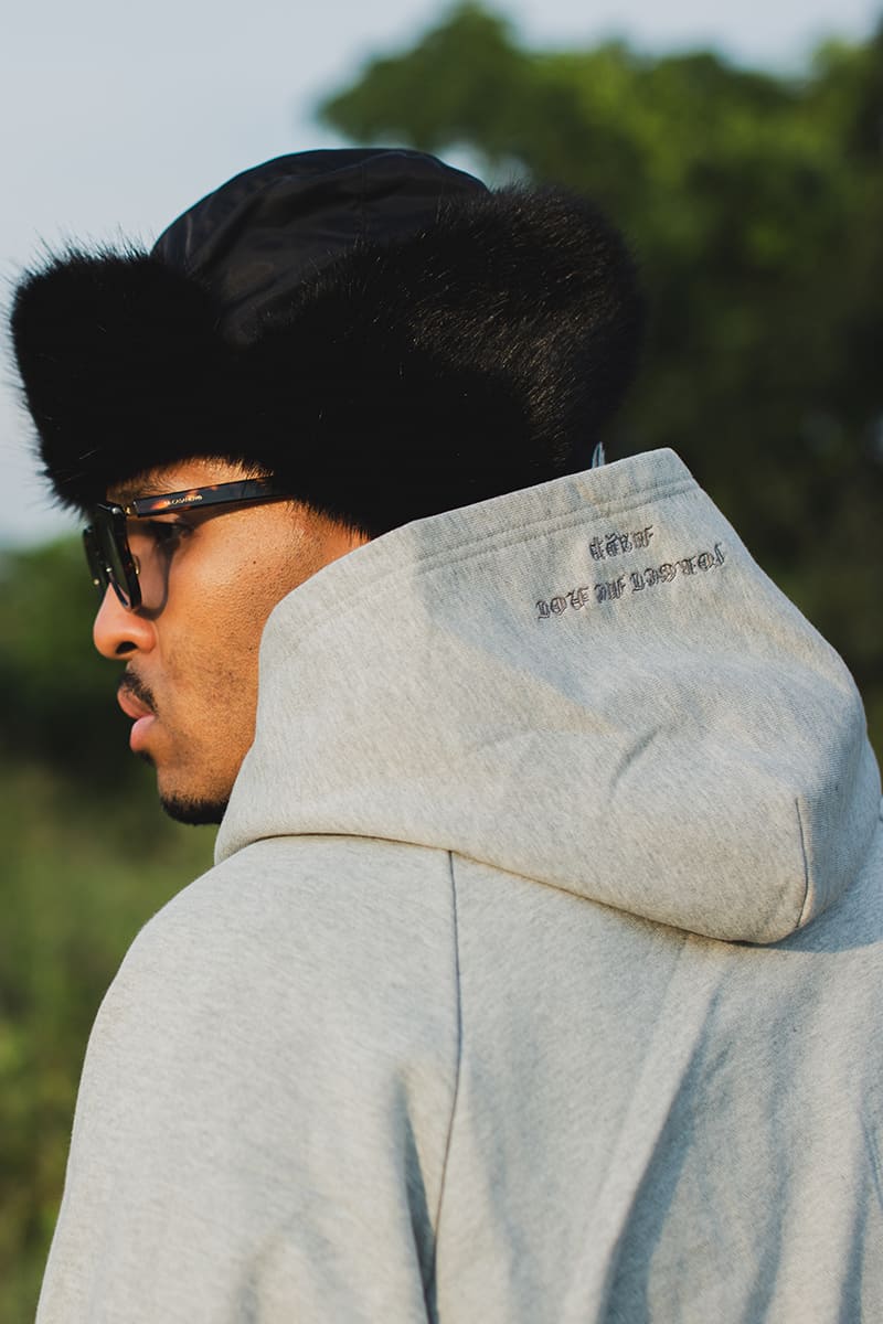 PLAIN EMBROIDERY HOODIE -  GRAY