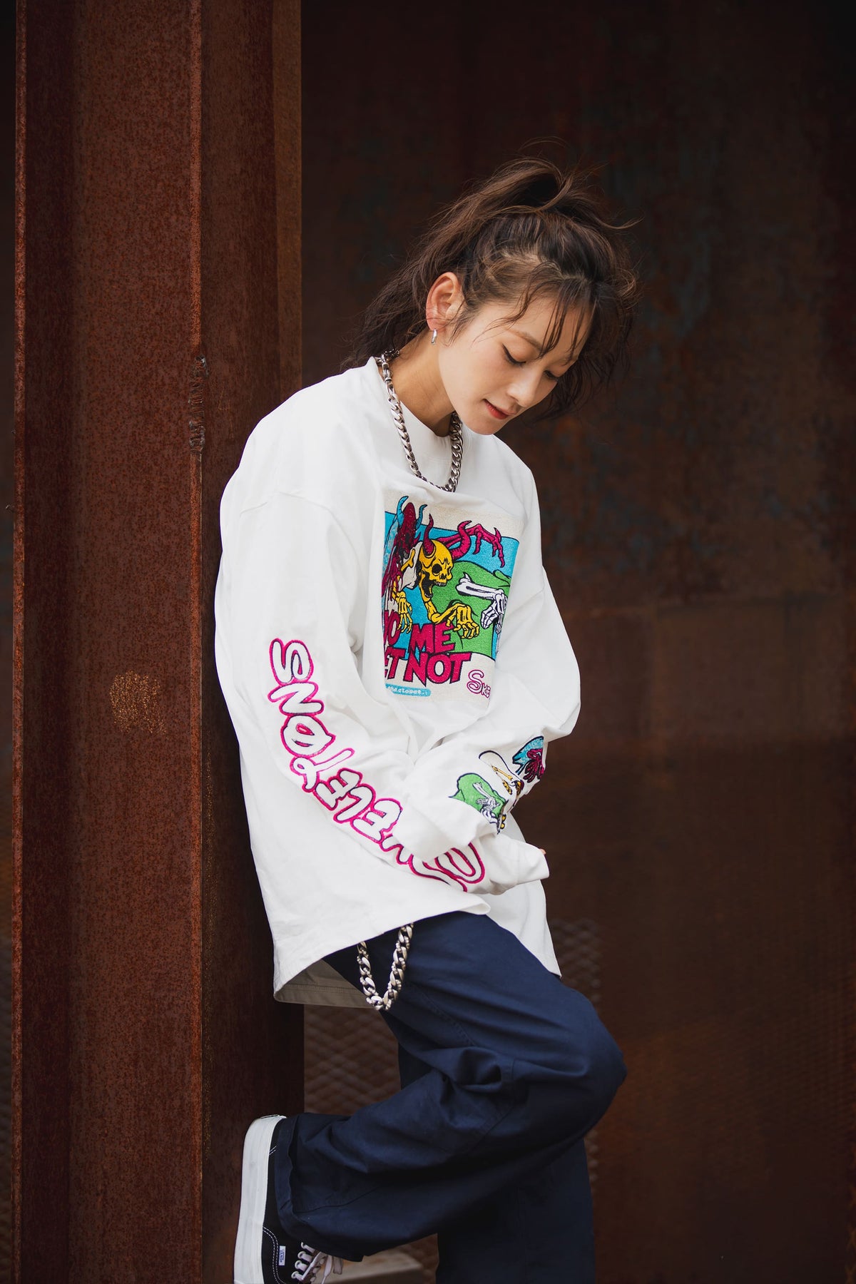 A SKELETON IN THE CLOSET EMBROIDERY LONG SLEEVE TEE