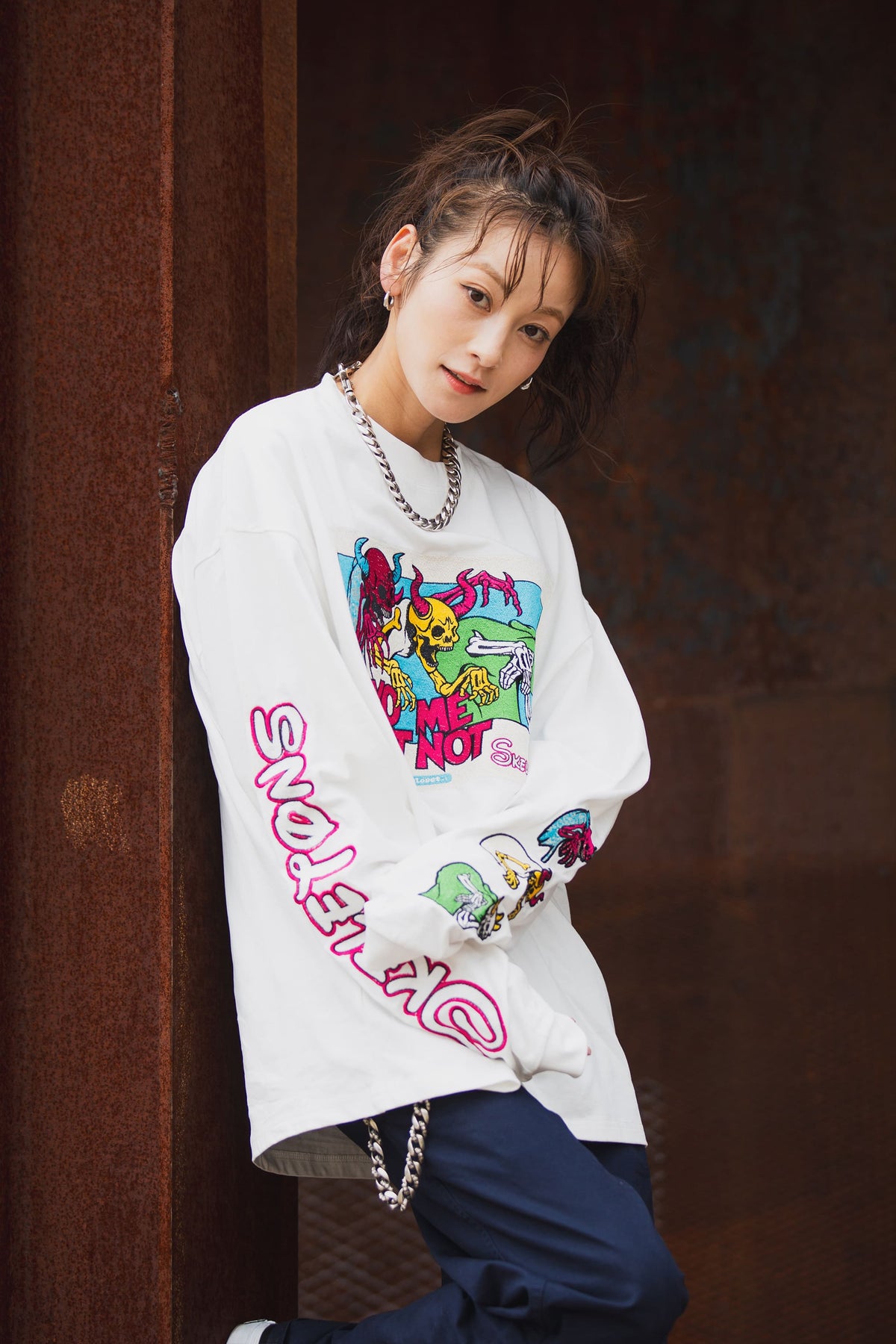 A SKELETON IN THE CLOSET EMBROIDERY LONG SLEEVE TEE