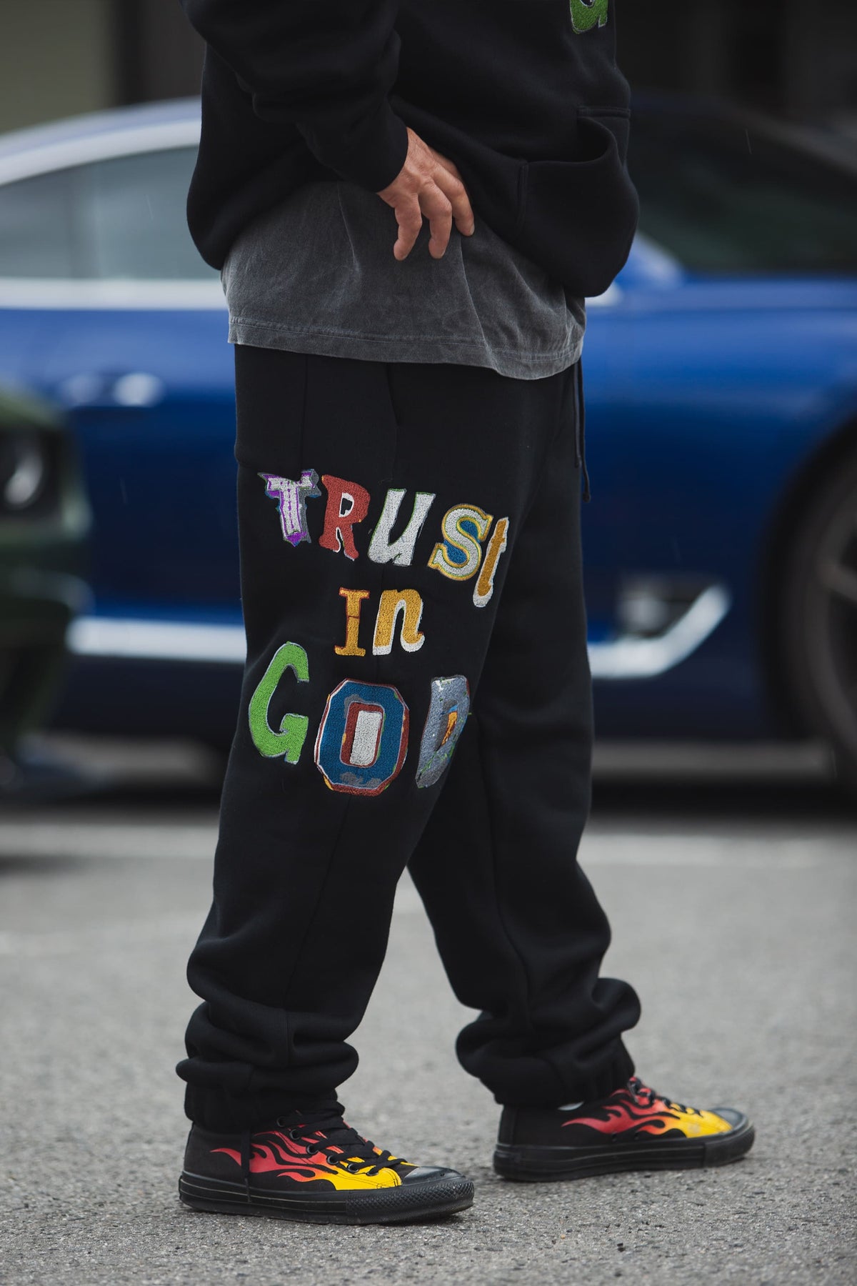 TRUST IN GOD EMBROIDERY SWEAT PANTS