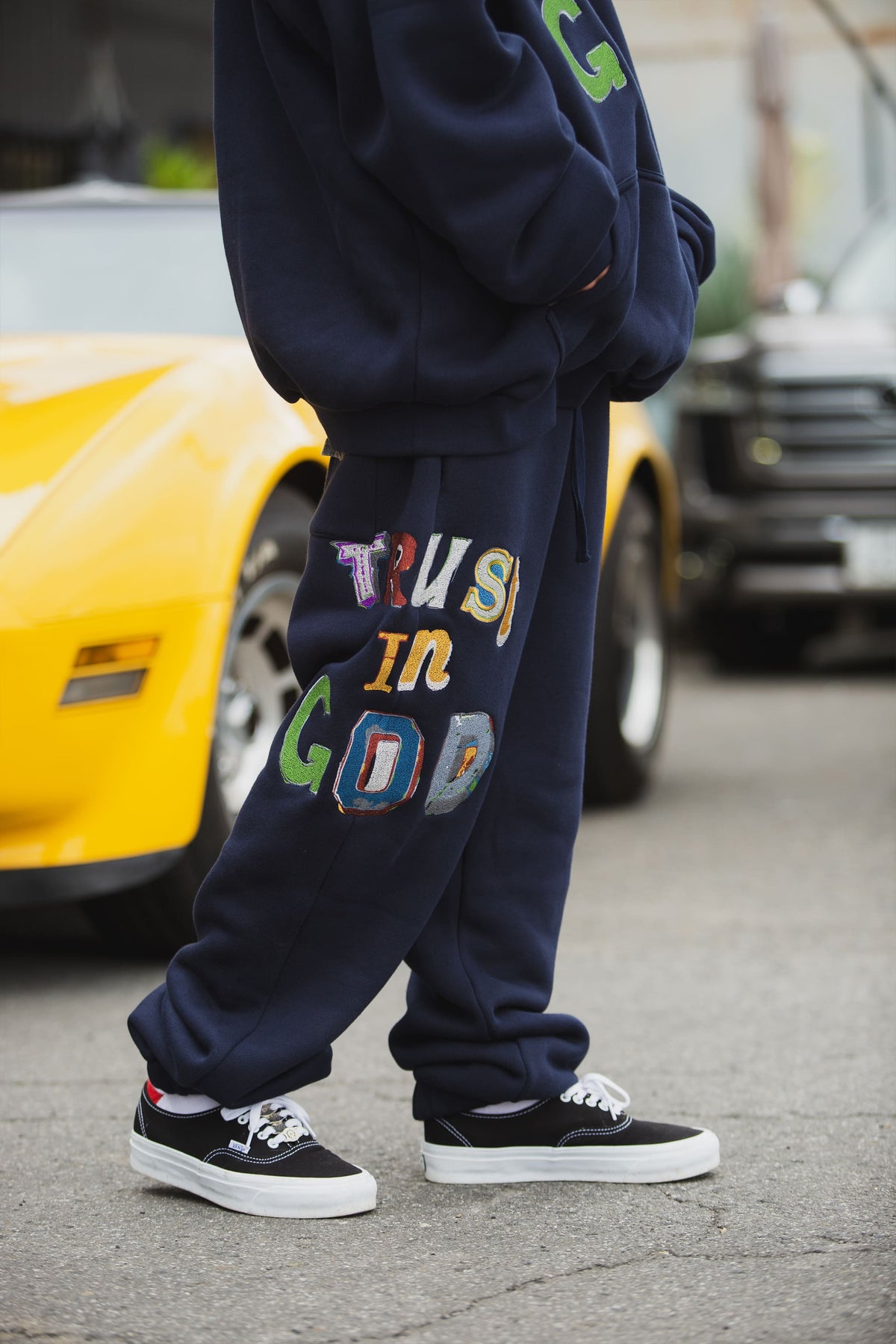 TRUST IN GOD EMBROIDERY SWEAT PANTS
