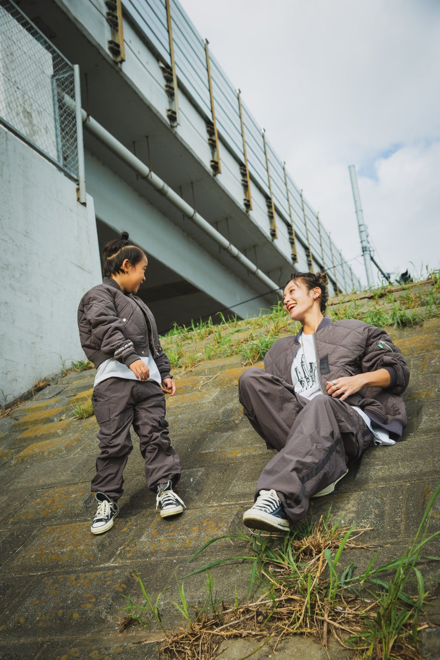 【KIDS】EAGLE  EMBROIDERY NYLON JKT -  CHARCOAL