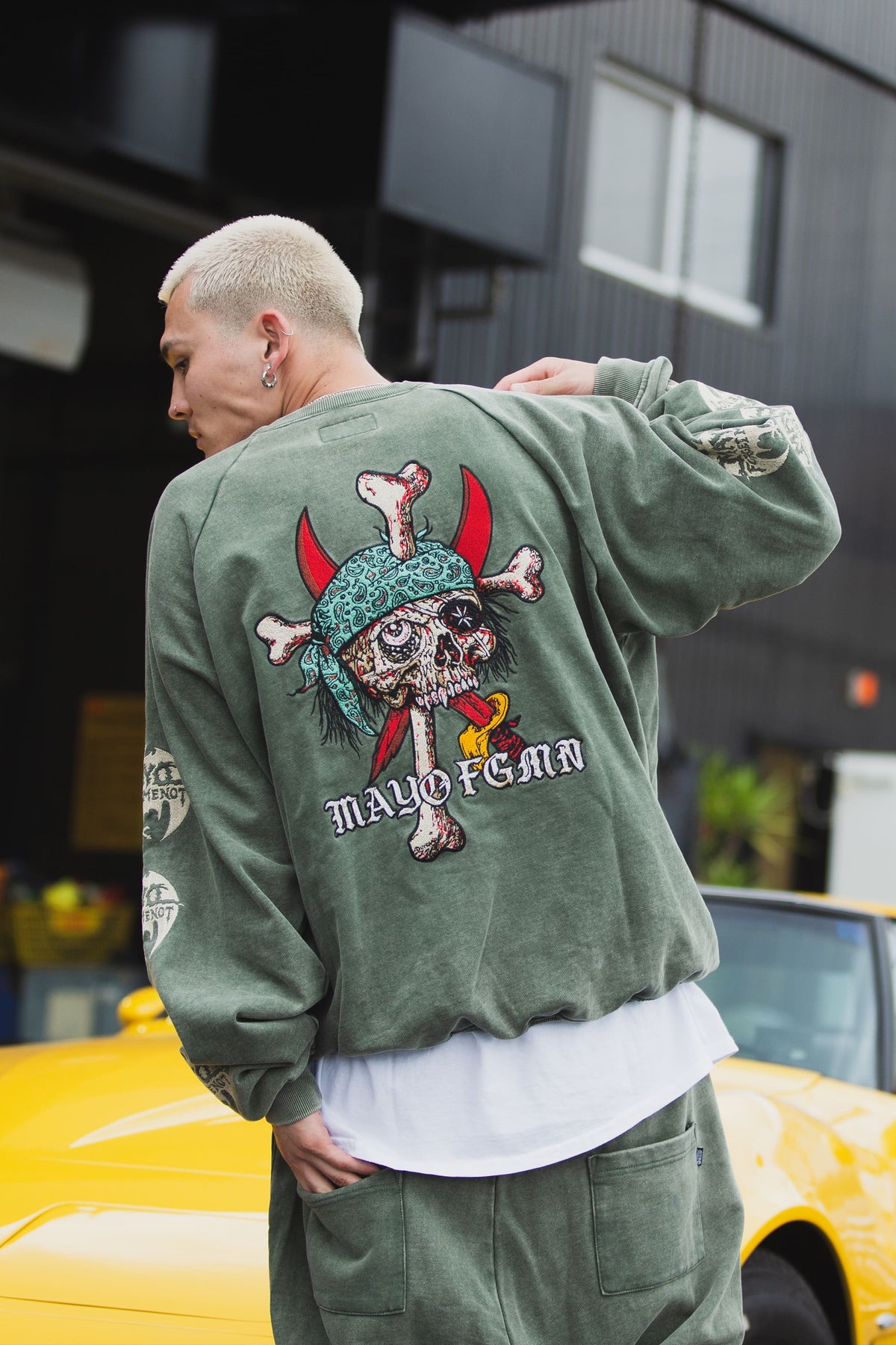 MAYO BANDANA SKULL EMBROIDERY CREW NECK SWEAT