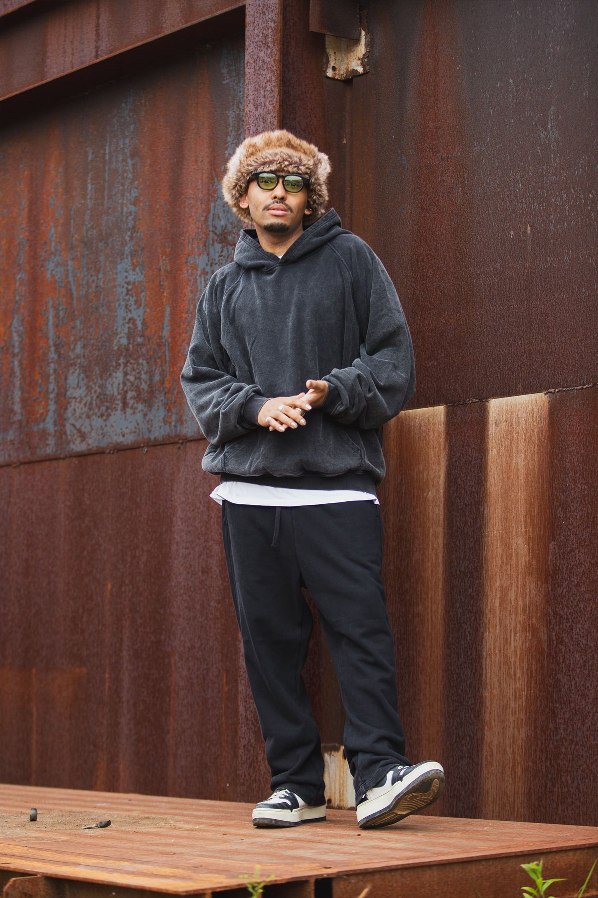 FADE PLAIN EMBROIDERY SWEAT PANTS
