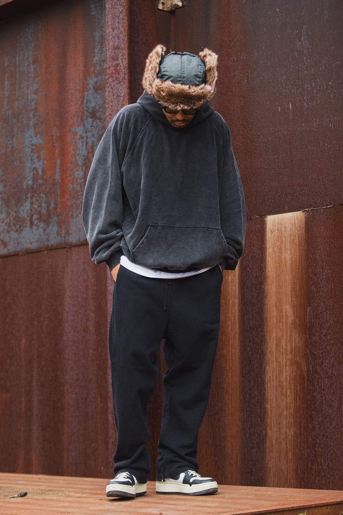 FADE PLAIN EMBROIDERY SWEAT PANTS