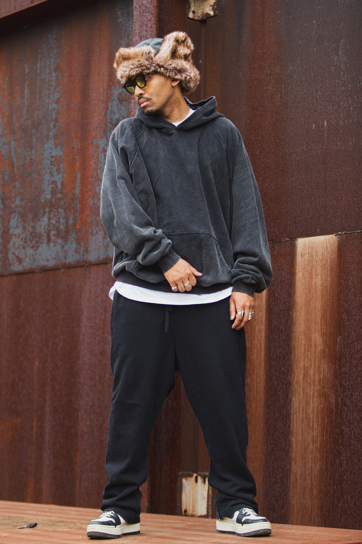 FADE PLAIN EMBROIDERY SWEAT PANTS