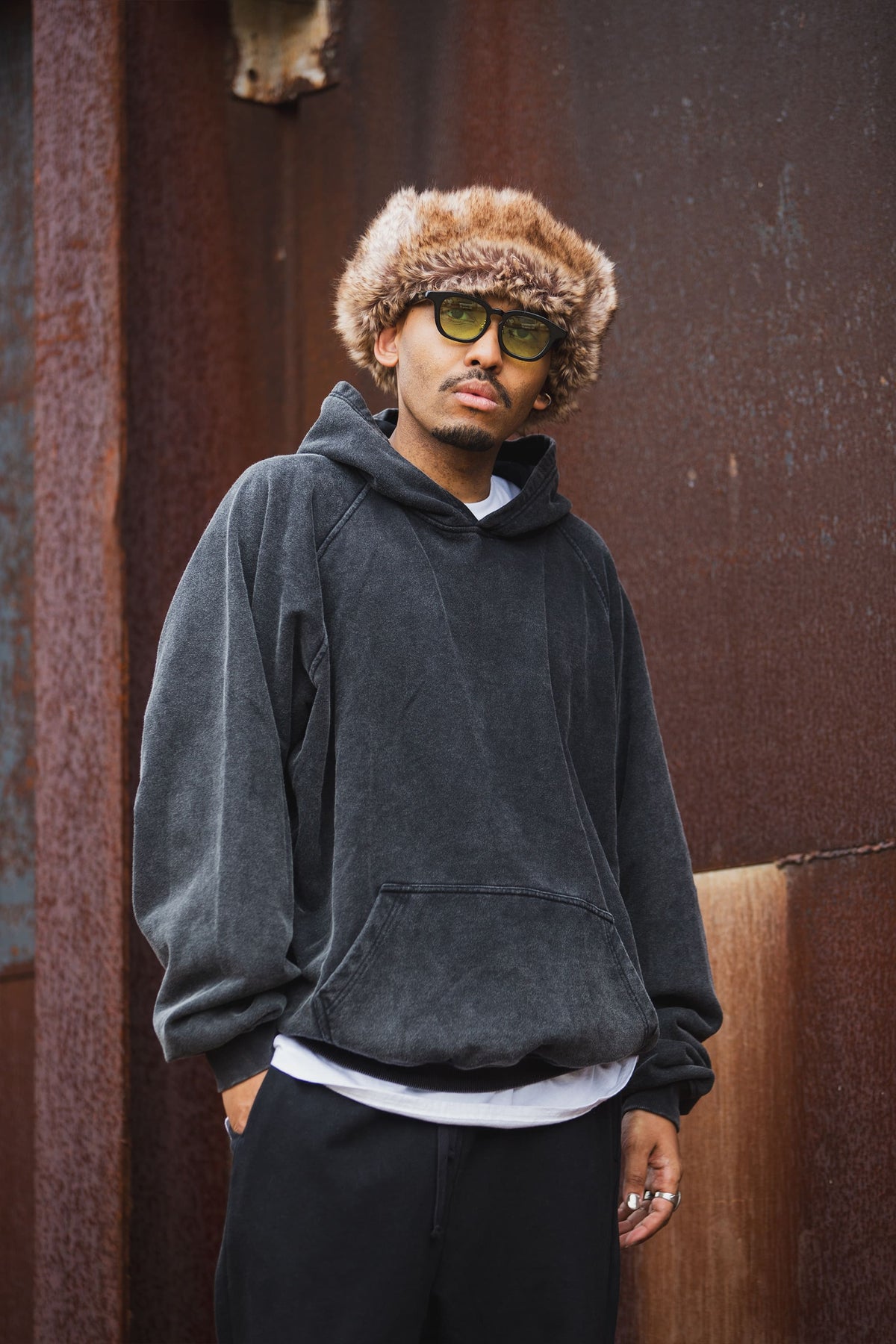 FADE PLAIN EMBROIDERY HOODIE
