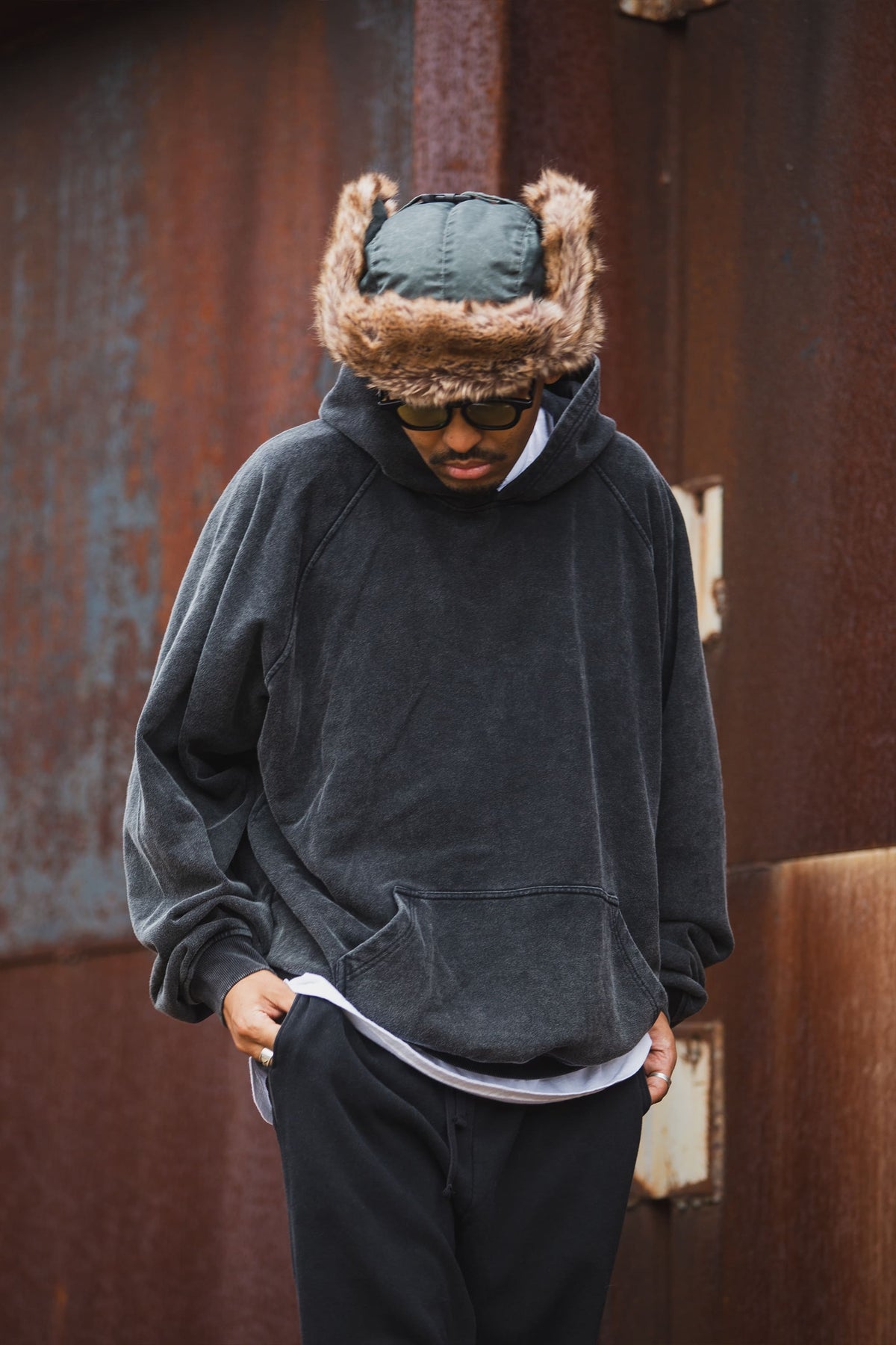 FADE PLAIN EMBROIDERY HOODIE