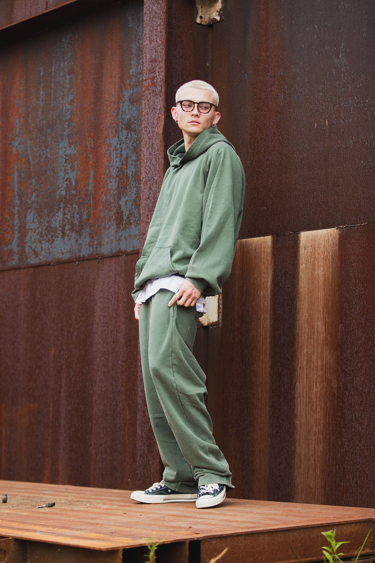 FADE PLAIN EMBROIDERY SWEAT PANTS