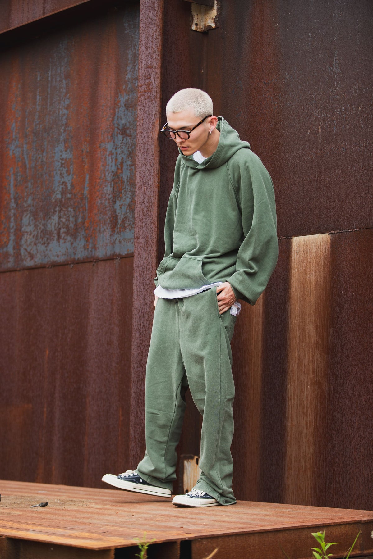 FADE PLAIN EMBROIDERY SWEAT PANTS